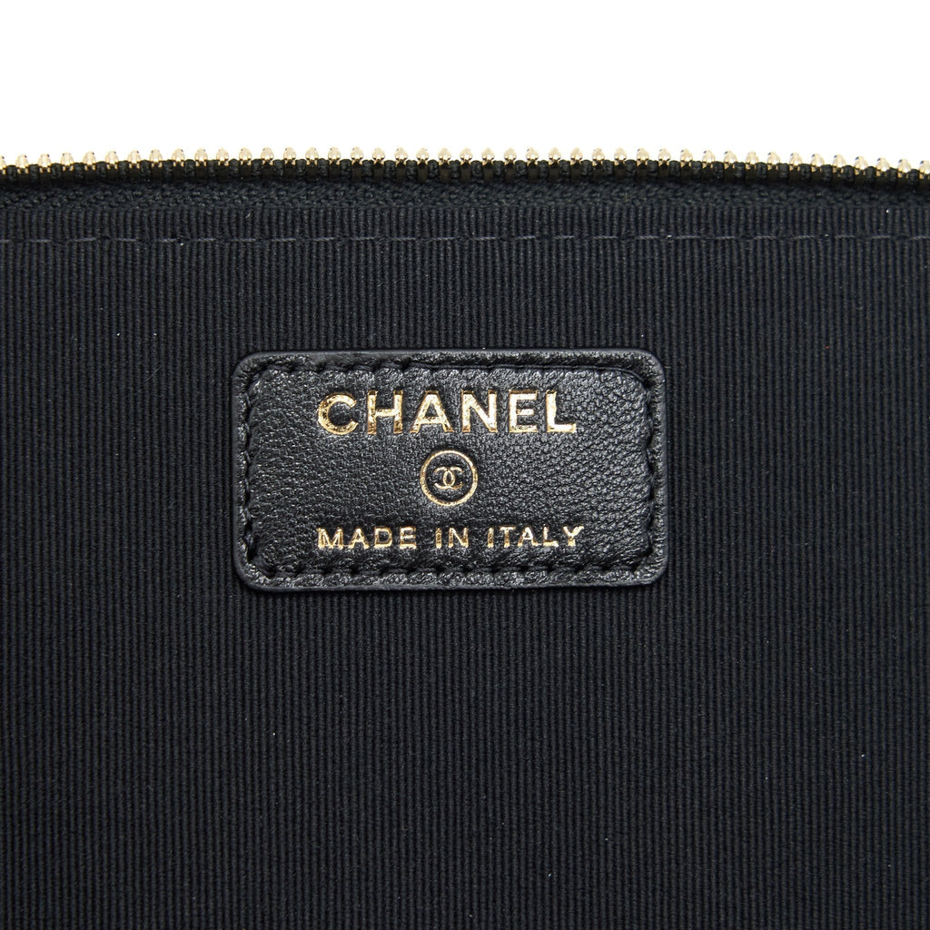 chanel-21k-top-handle-rectangular-vanity-with-chain-black-lghw