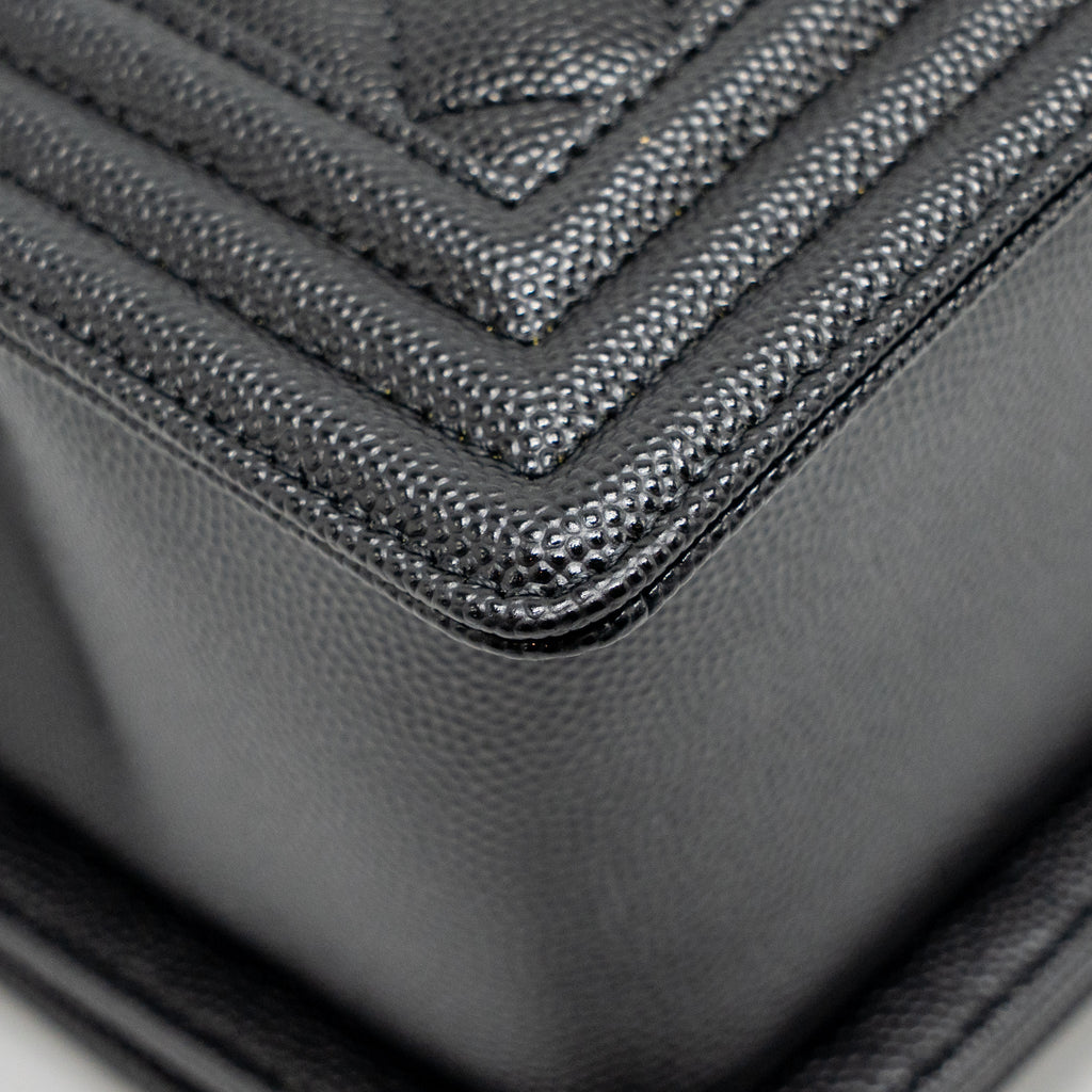 chanel-medium-boy-bag-caviar-black-ghwmicrochip