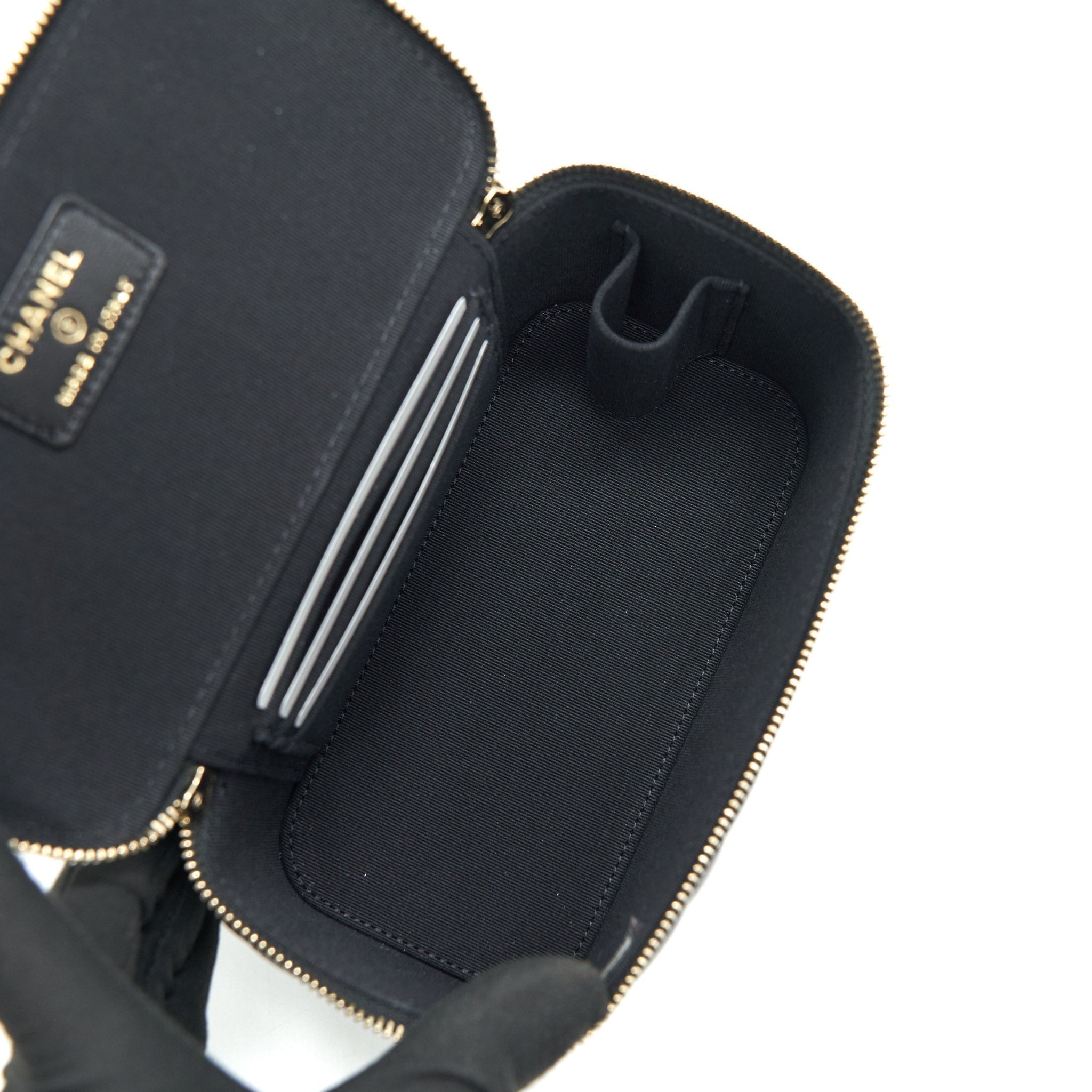 chanel-21k-top-handle-rectangular-vanity-with-chain-black-lghw-1