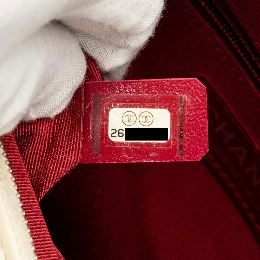 chanel-large-gabrielle-hobo-bag-aged-calfskin-white-multicolour-hardware