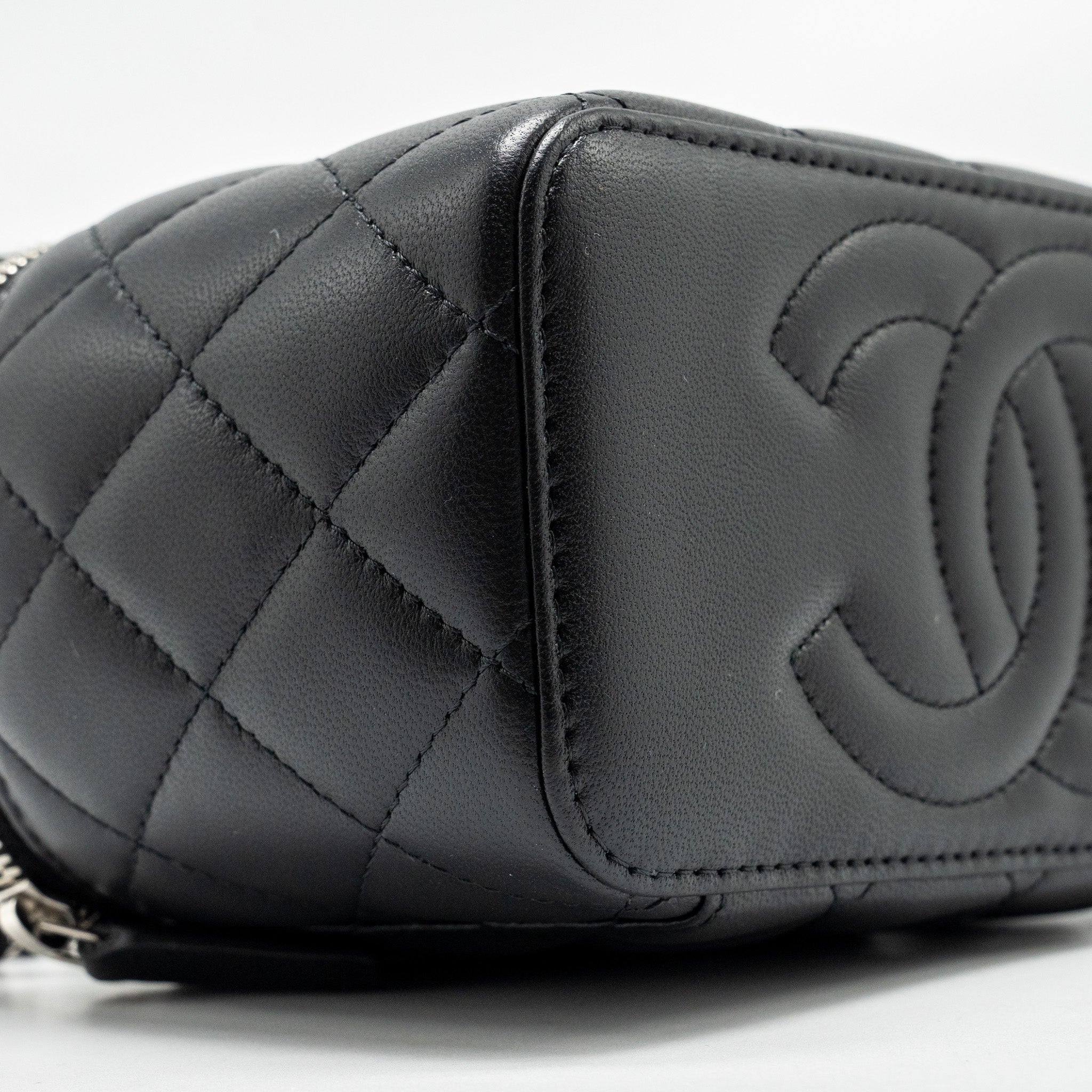 chanel-top-handle-long-vanity-case-lambskin-black-shw-microchip-copy