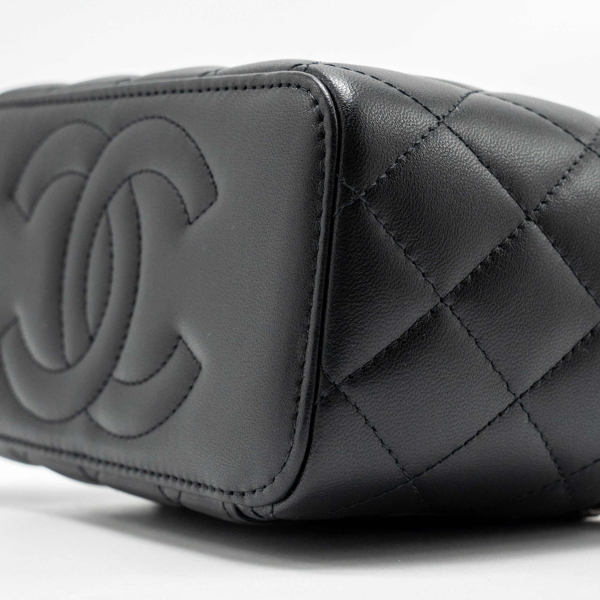 chanel-top-handle-long-vanity-case-lambskin-black-shw-microchip-copy