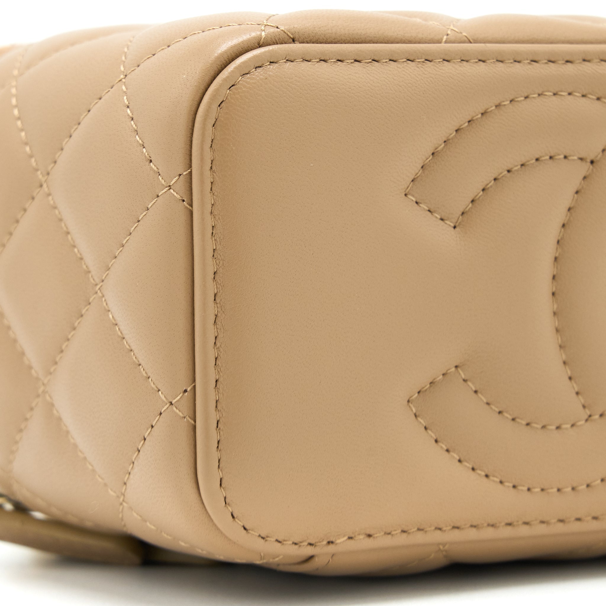 chanel-pearl-crush-long-vanity-case-lambskin-dark-beige-ghw