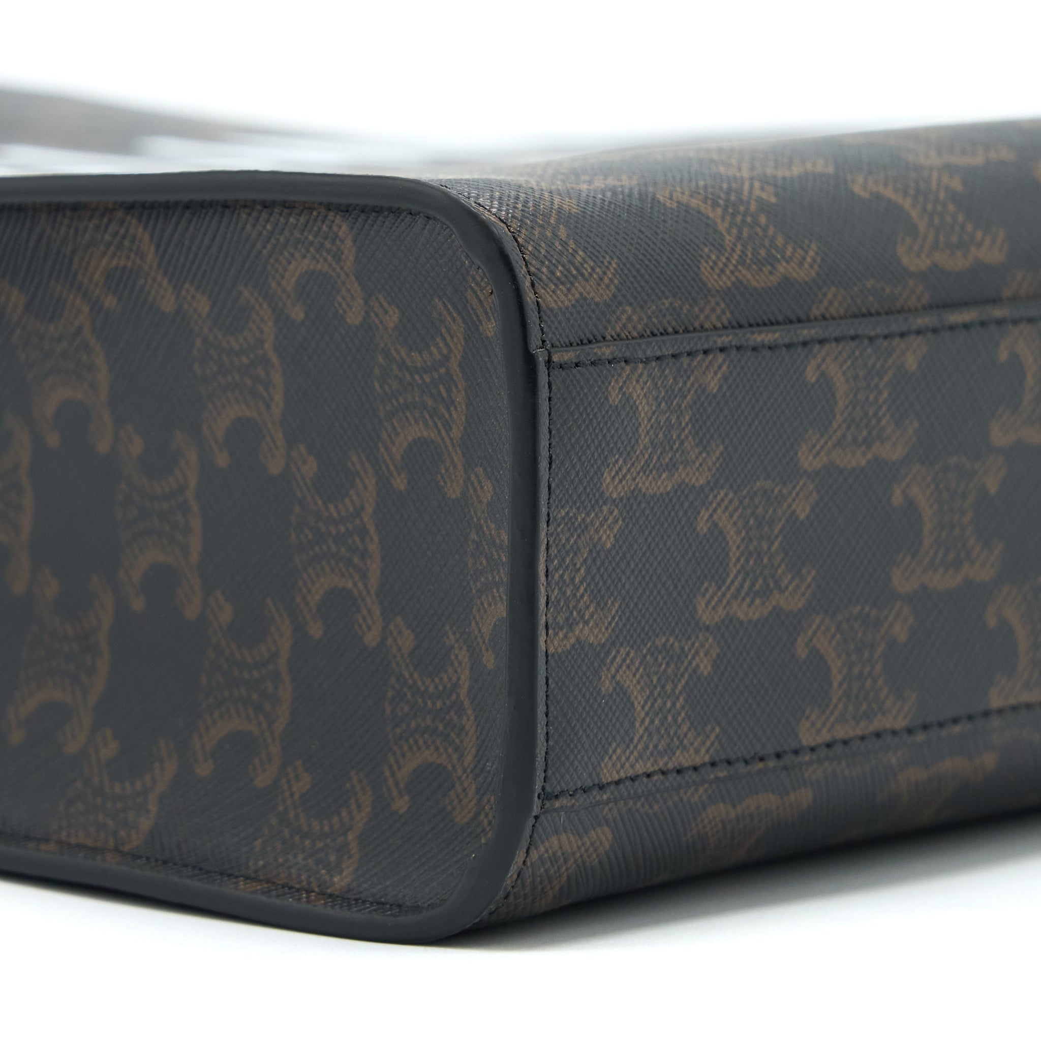 celine-vertical-cabas-triomphe-canvas-ghw