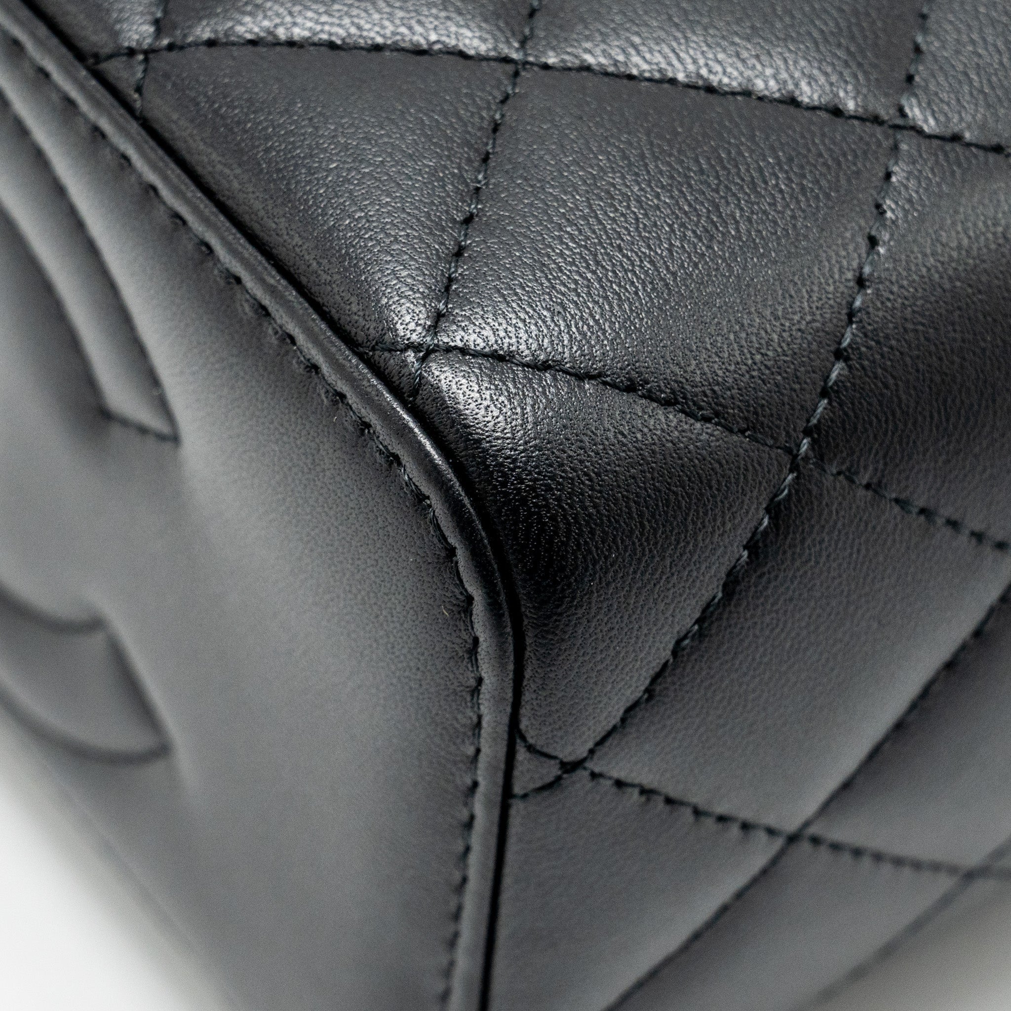 chanel-top-handle-long-vanity-case-lambskin-black-shw-microchip-copy