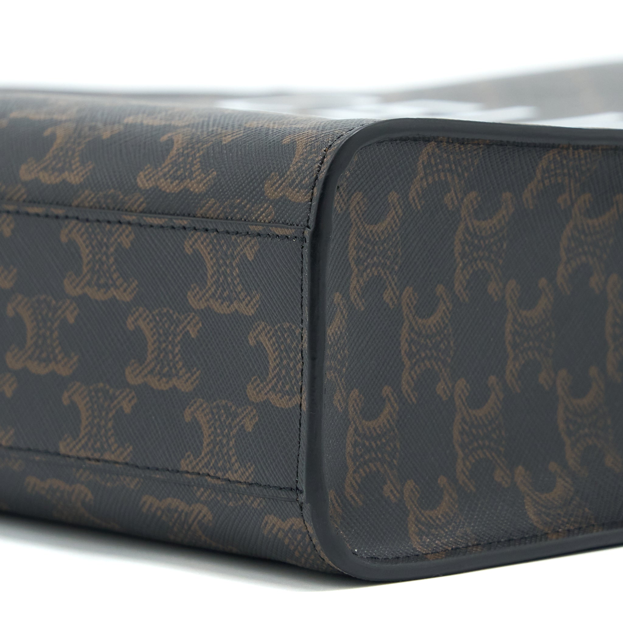 celine-vertical-cabas-triomphe-canvas-ghw
