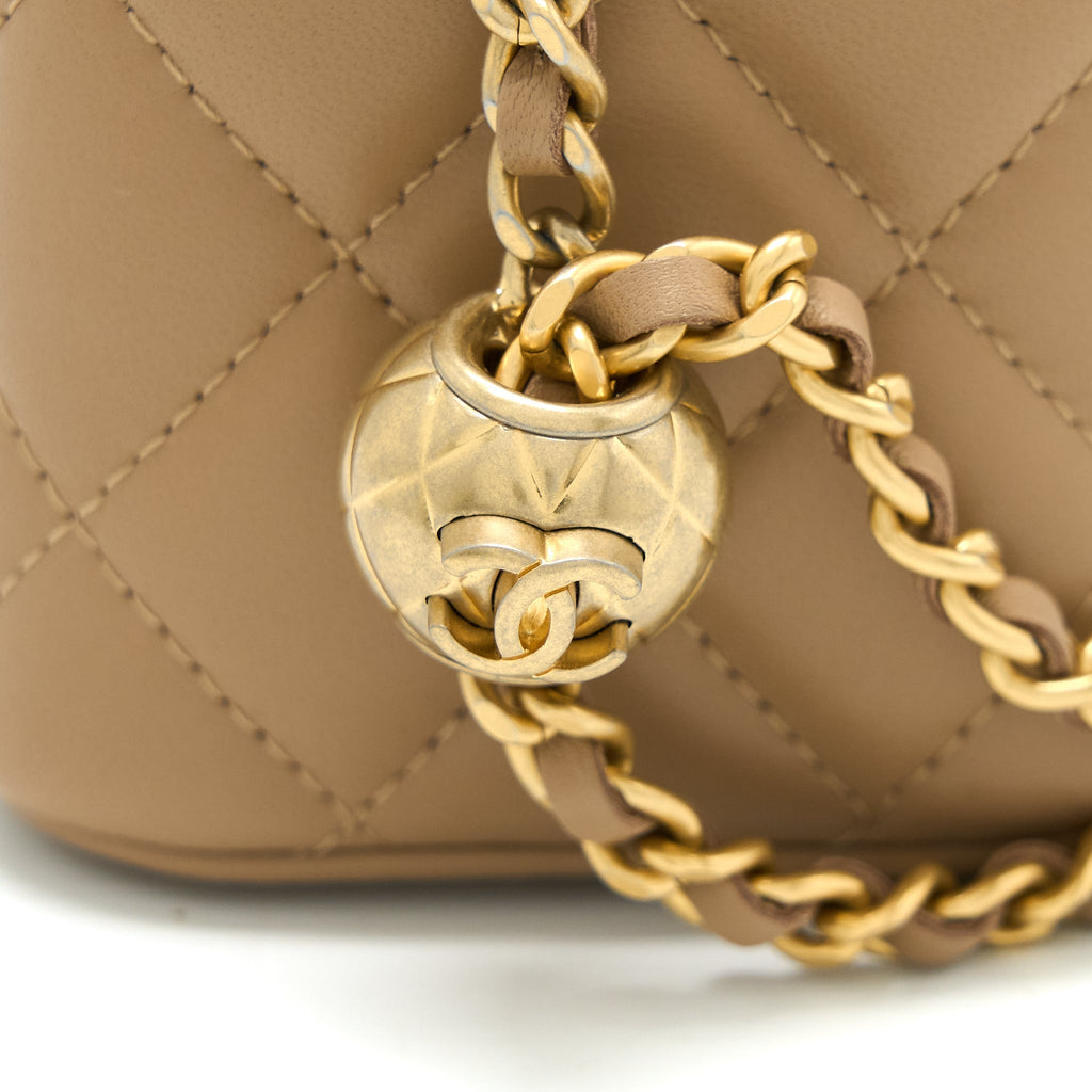 chanel-pearl-crush-long-vanity-case-lambskin-dark-beige-ghw