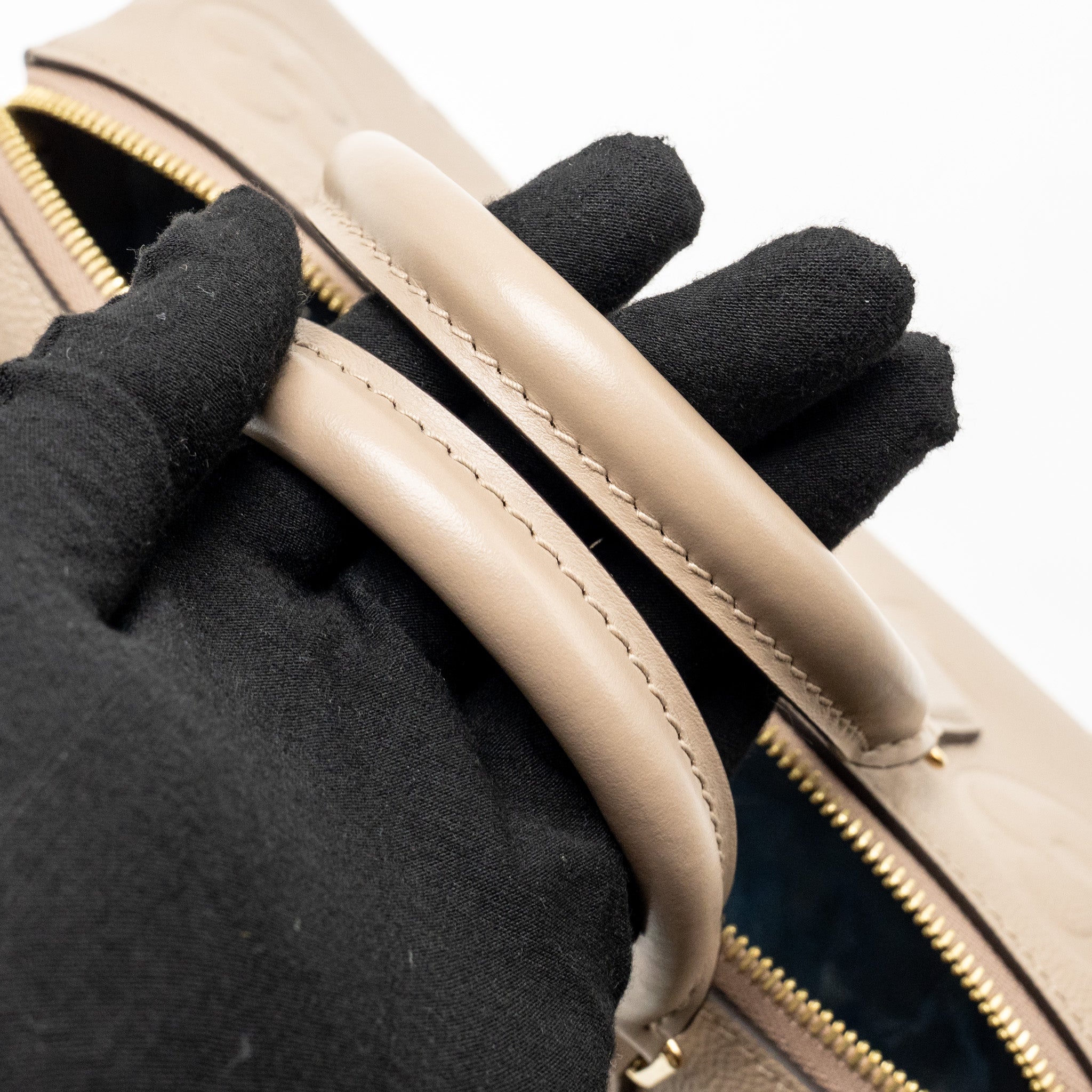 louis-vuitton-speedy-bandouliere-empreinte-leather-tourterelle-taupe-ghw