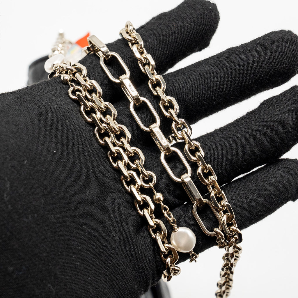 black-dior-wallet-on-chain