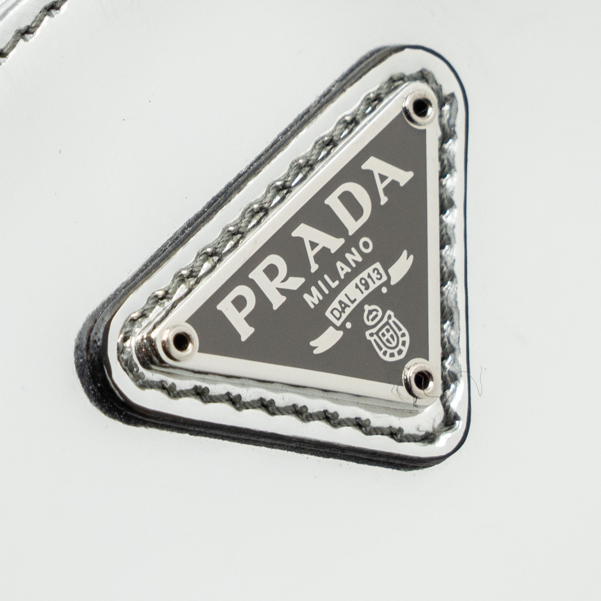 prada-borsa-a-spalla-cleo-pelle-spazzolato-argento-shw