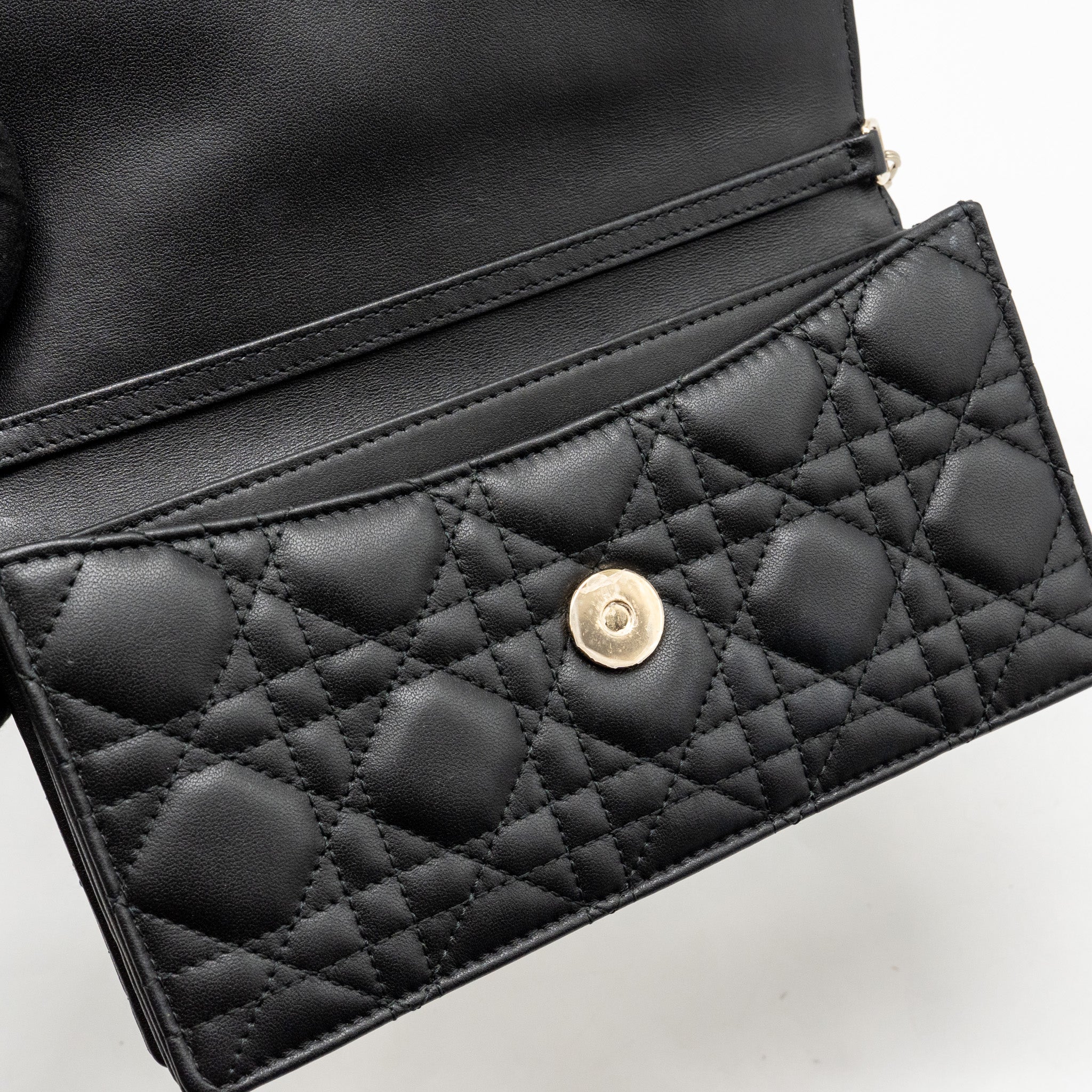 black-dior-wallet-on-chain
