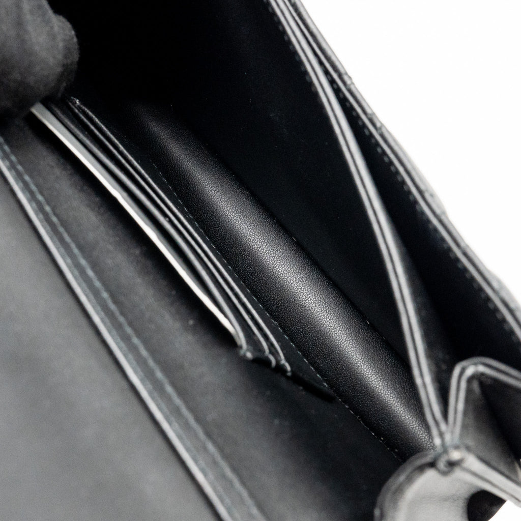 black-dior-wallet-on-chain