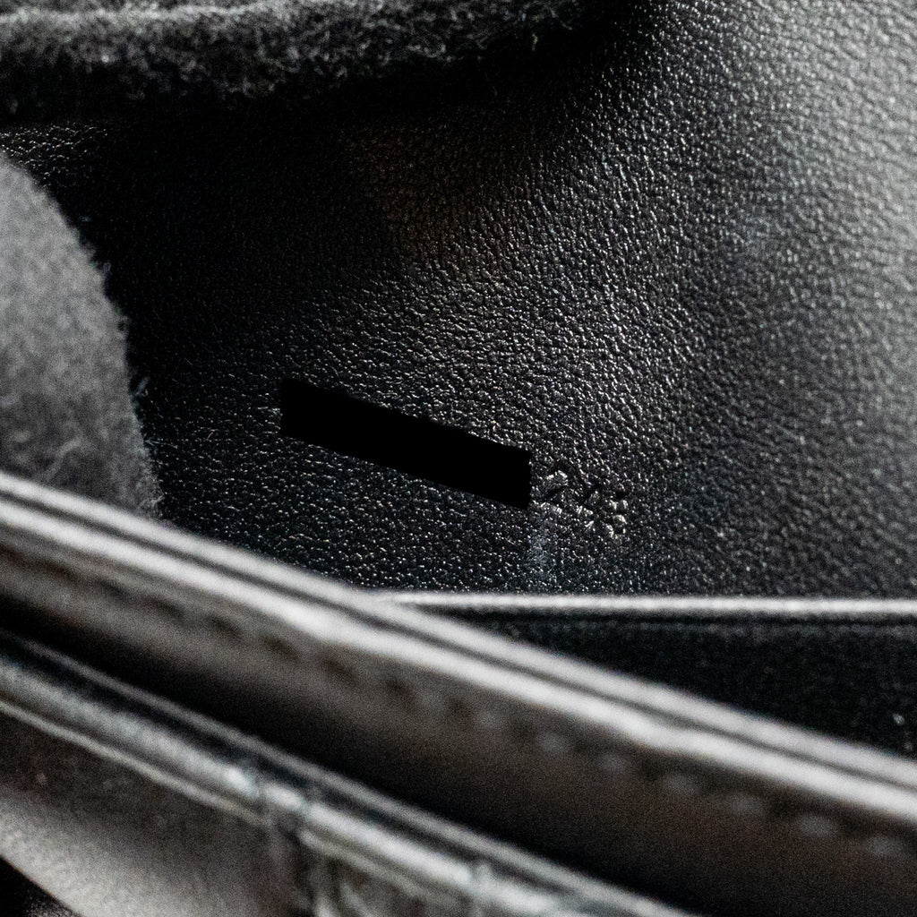 black-dior-wallet-on-chain