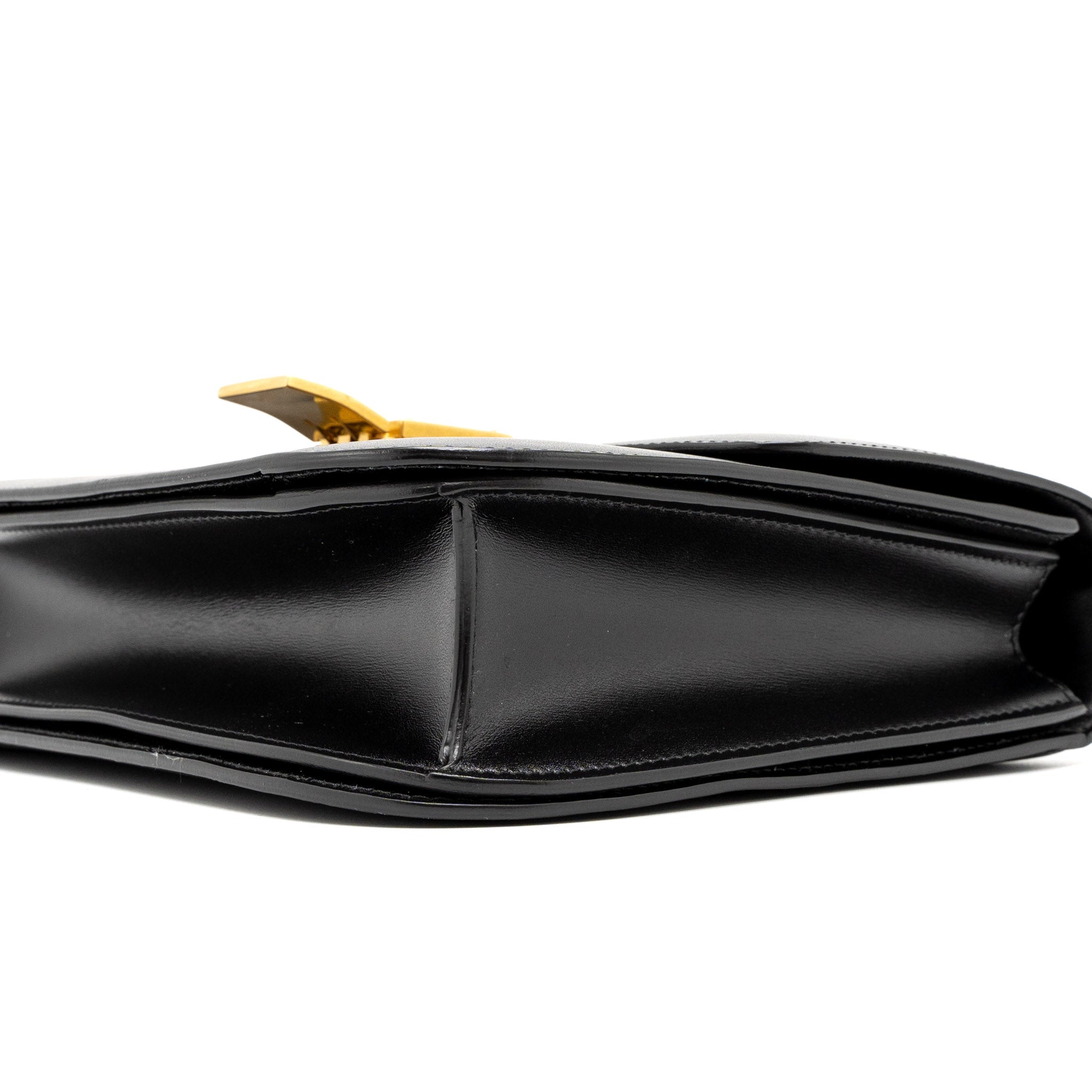celine-medium-classic-box-calfskin-black-ghw