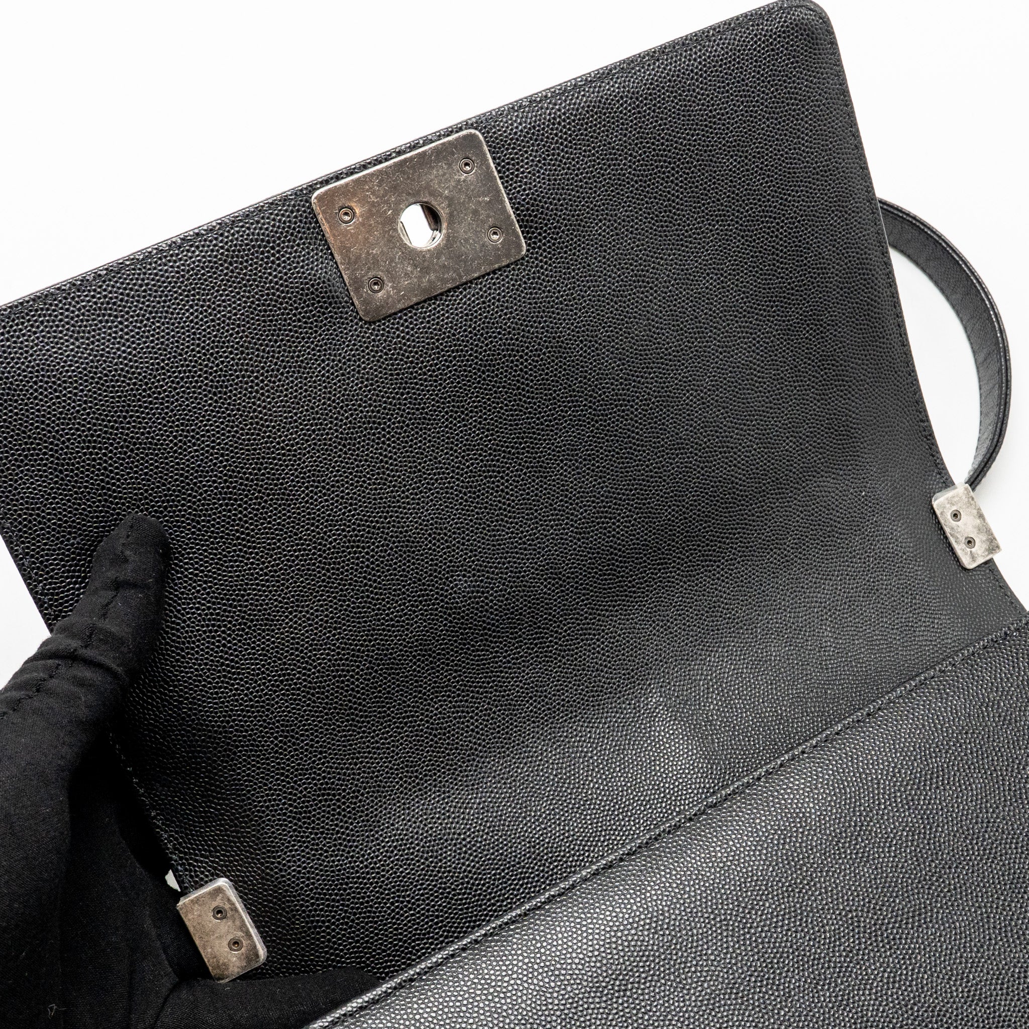 chanel-medium-boy-bag-caviar-black-shw-1