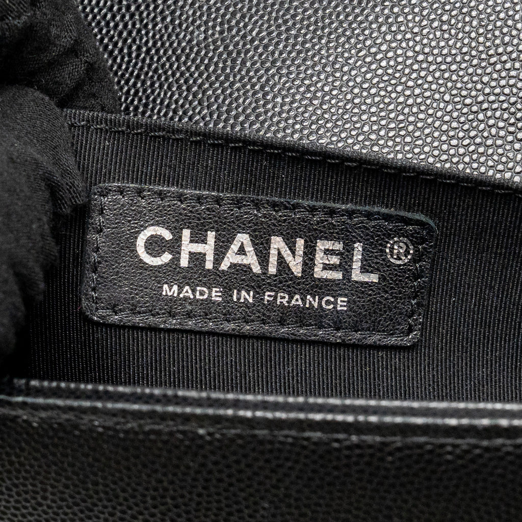chanel-medium-boy-bag-caviar-black-shw-1