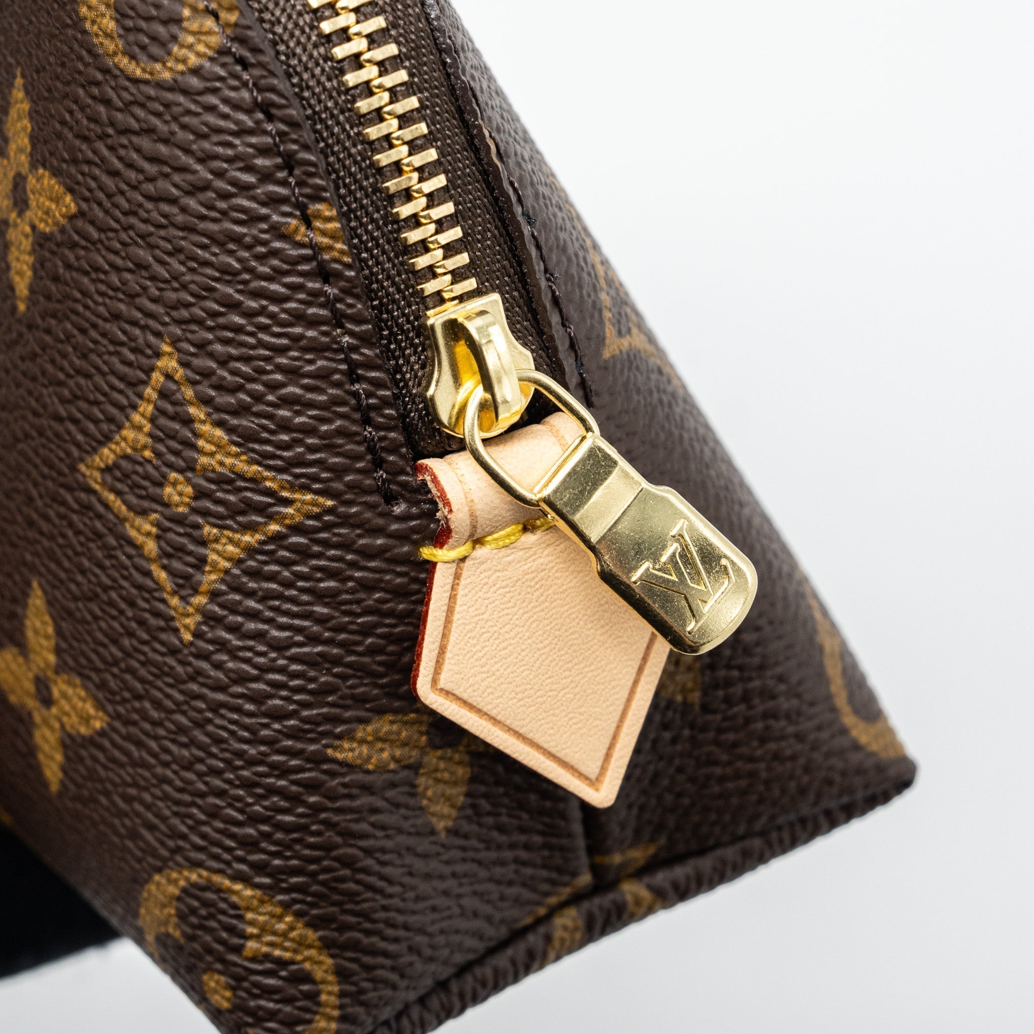 louis-vuitton-cosmetic-pouch-monogram-canvas-ghw-1