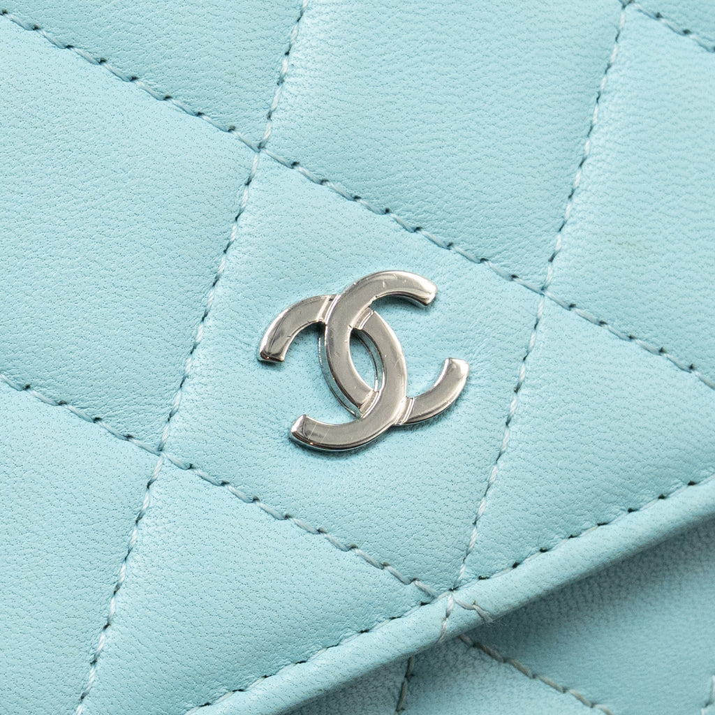 chanel-classic-wallet-on-chain-lambskin-light-blue-shw-1