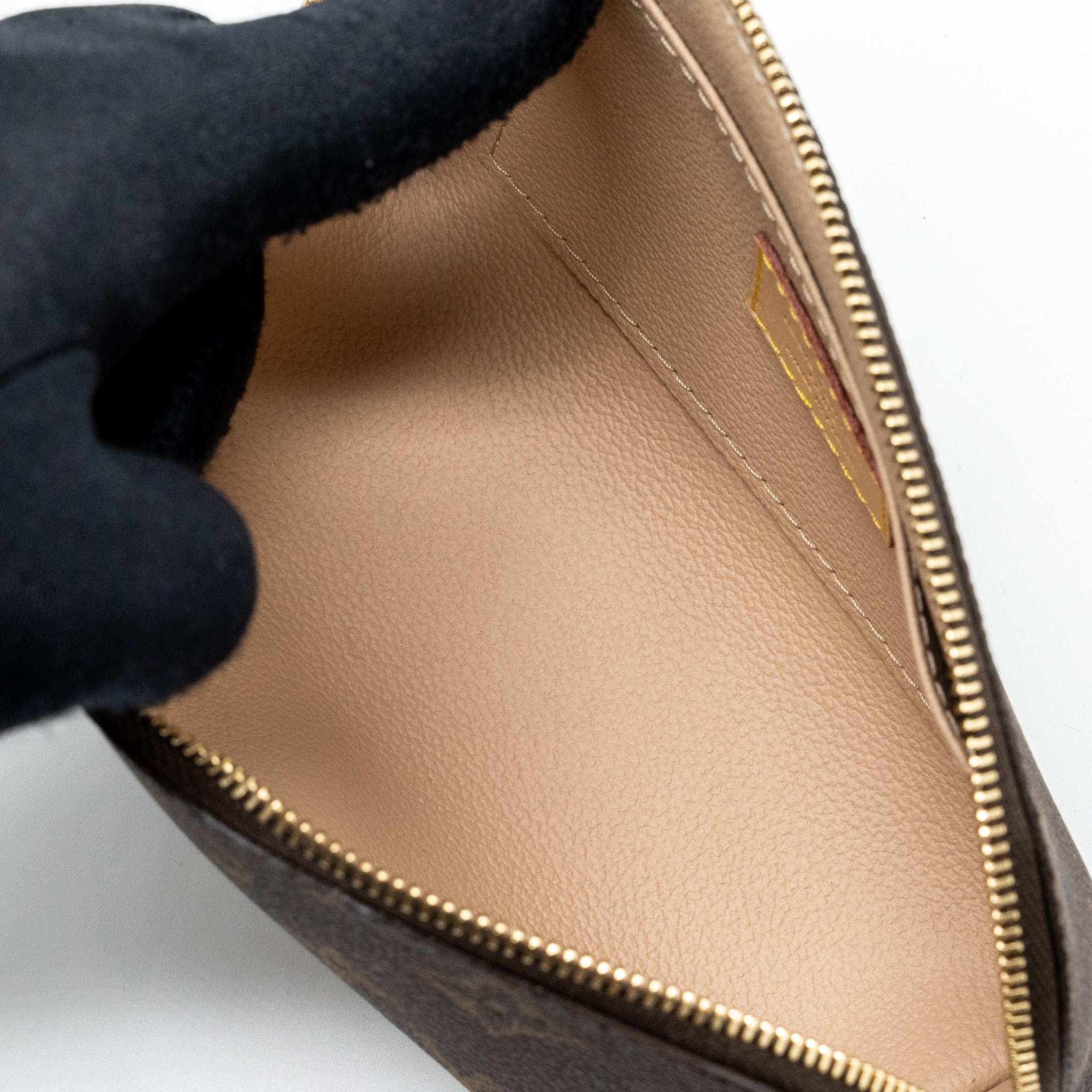 louis-vuitton-cosmetic-pouch-monogram-canvas-ghw-1