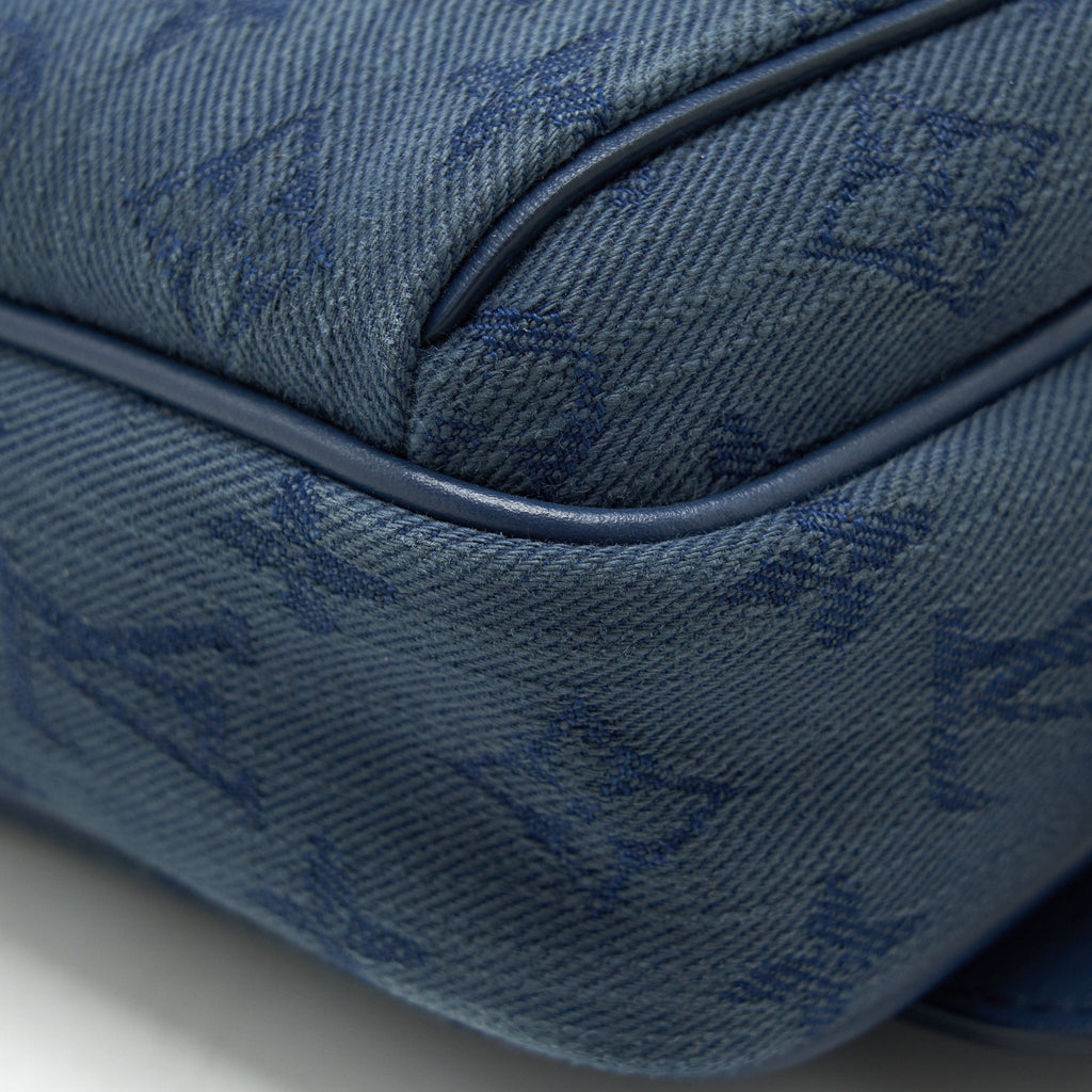 louis-vuitton-outd-bumbag-denim-navy
