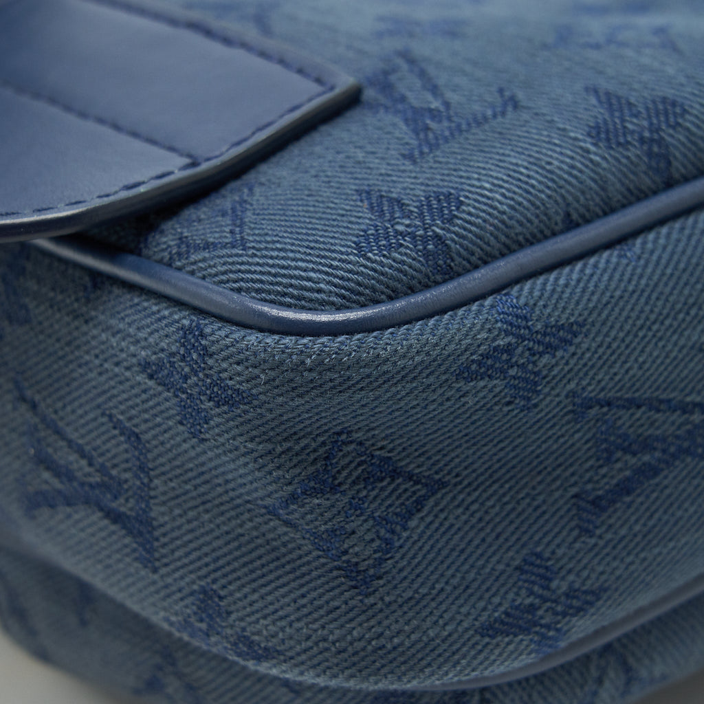louis-vuitton-outd-bumbag-denim-navy