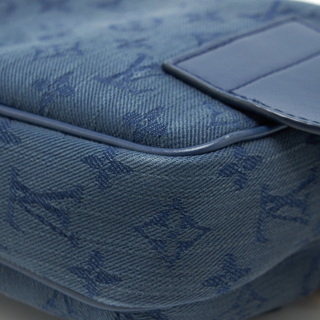 louis-vuitton-outd-bumbag-denim-navy