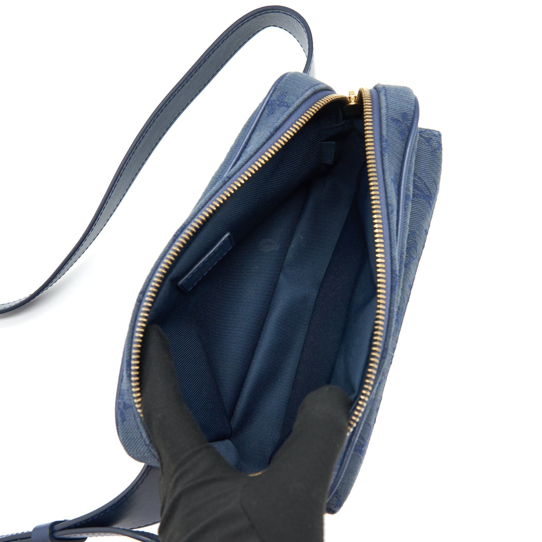 louis-vuitton-outd-bumbag-denim-navy