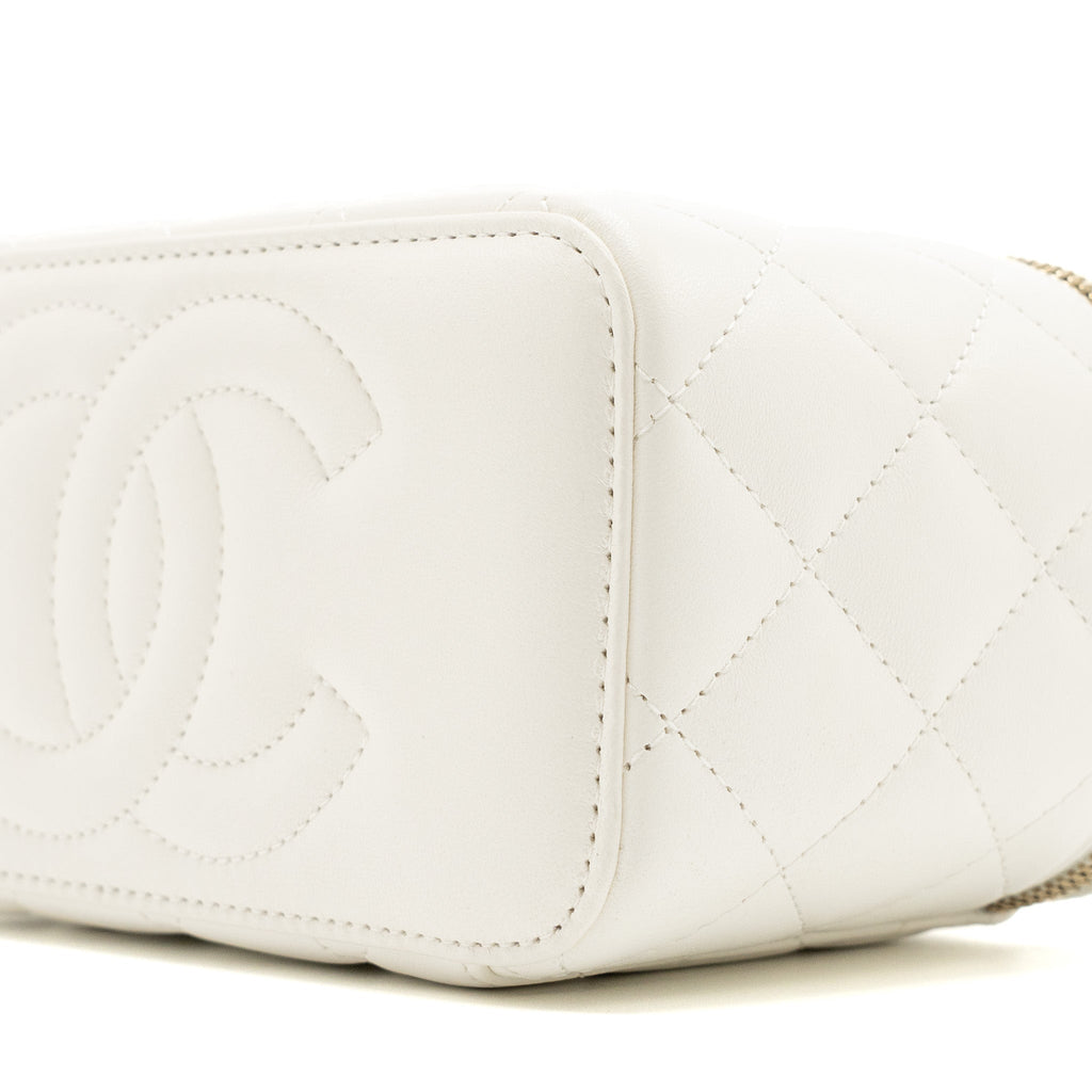 chanel-long-vanity-with-lambskin-white-ghwmicrochip