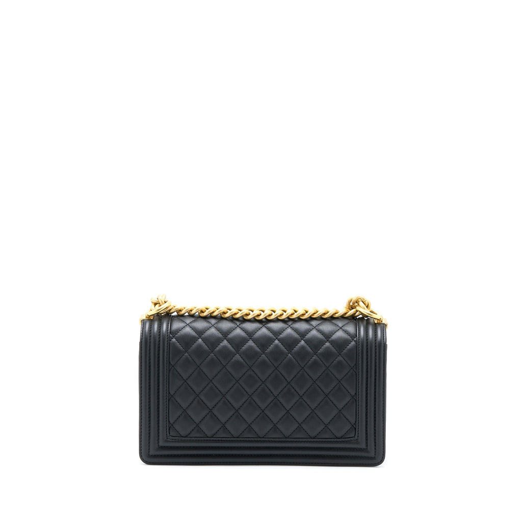 chanel-medium-boy-bag-calfskin-black-ghw-1