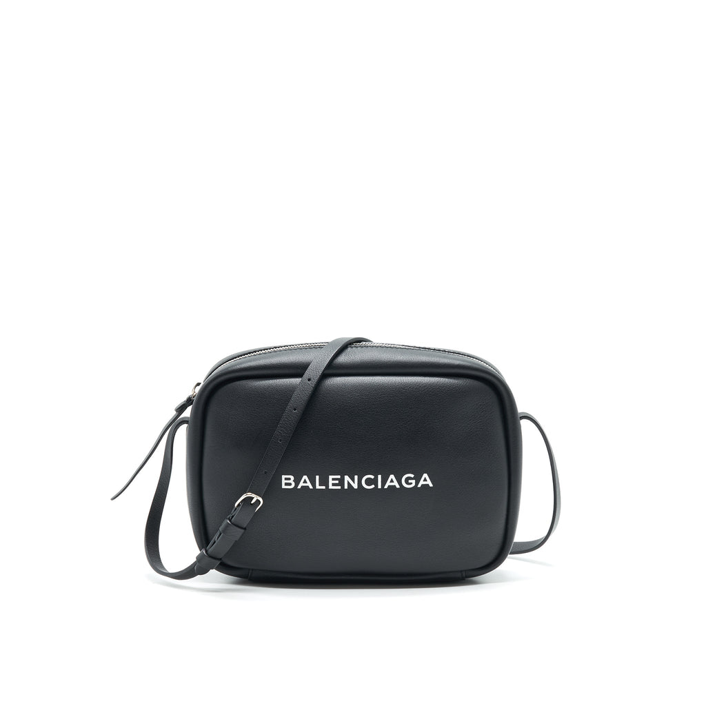 balenciaga-crossbody-bag-in-black