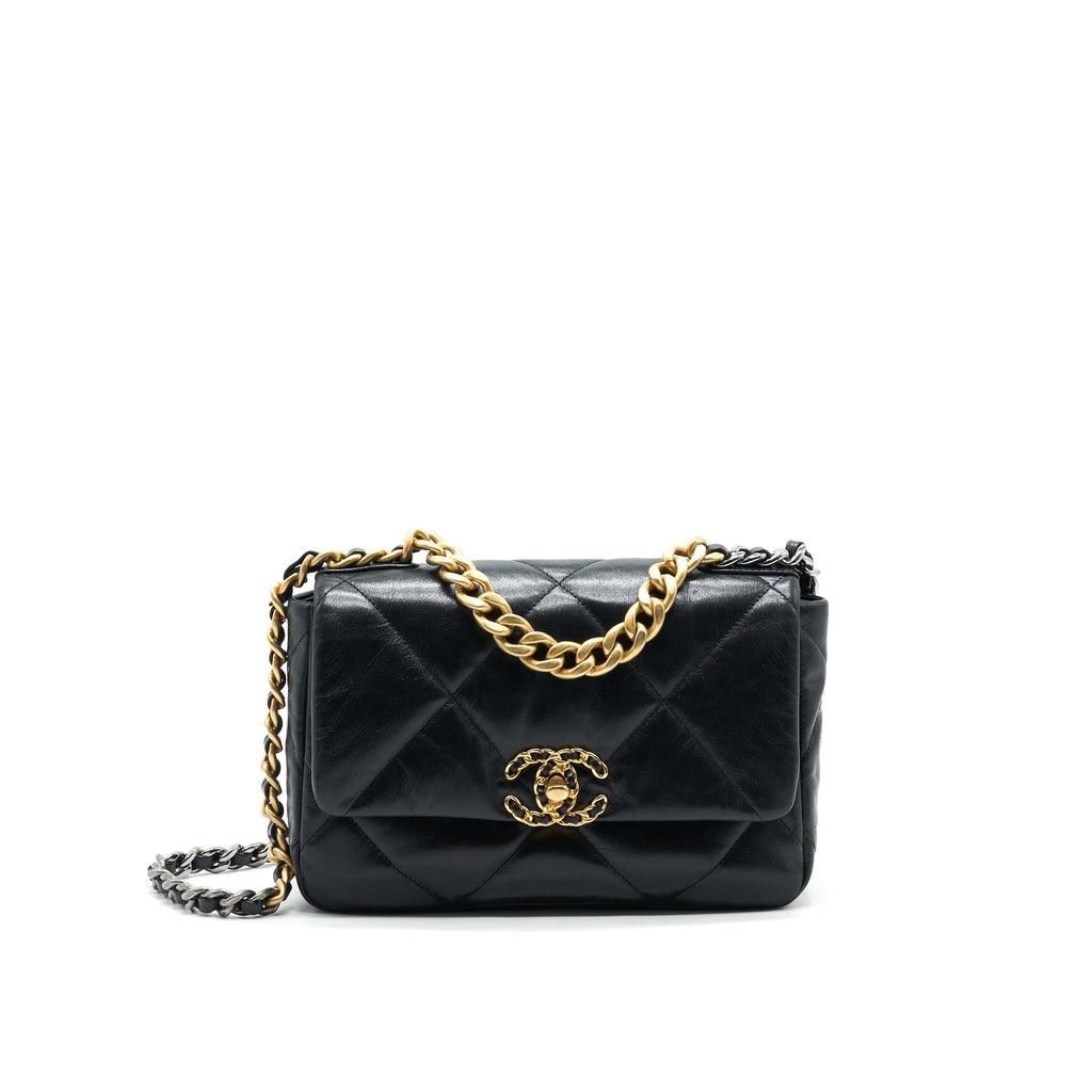 chanel-19-small-in-black-goatskin-leather-1