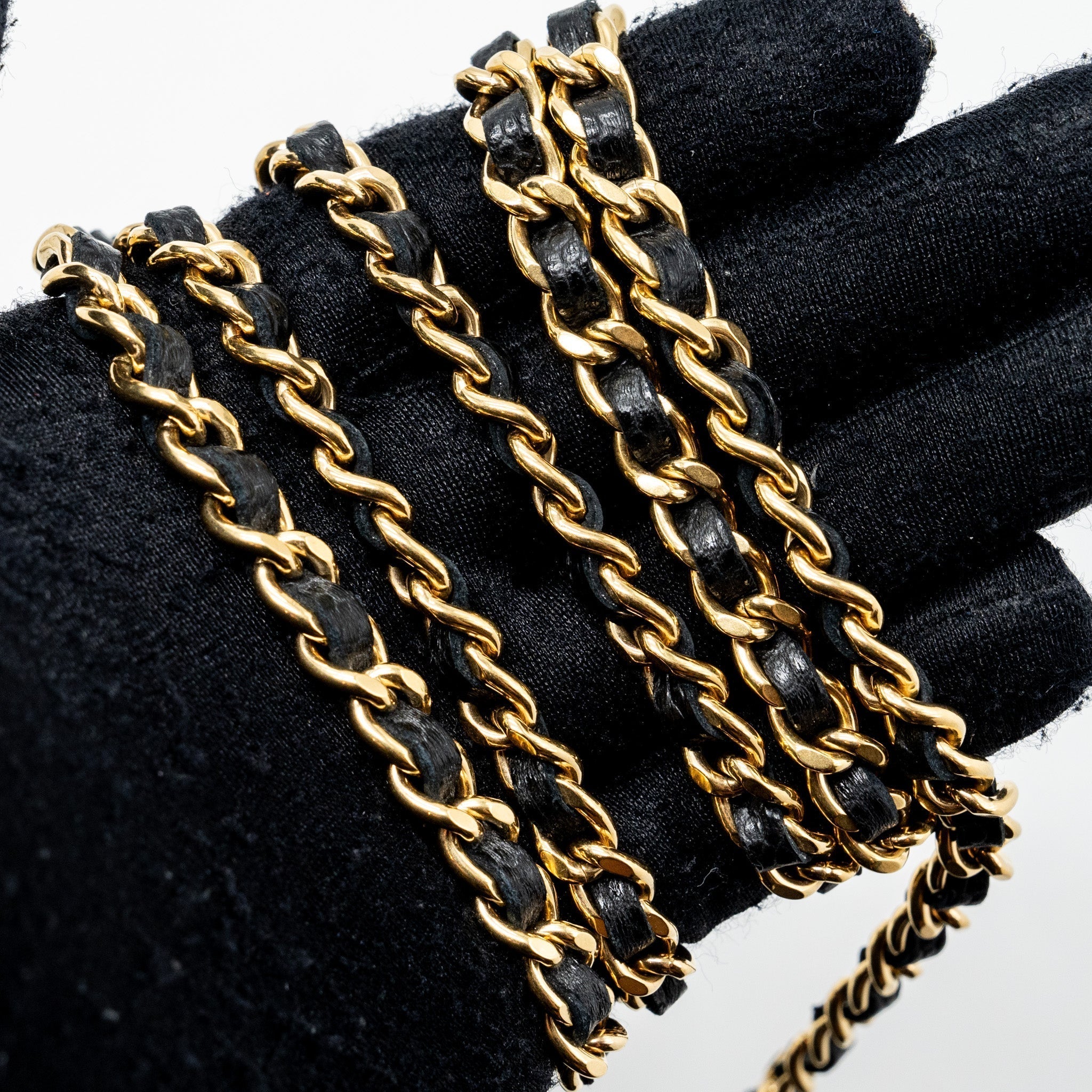 chanel-classic-wallet-on-chain-caviar-black-ghw-microchip-20