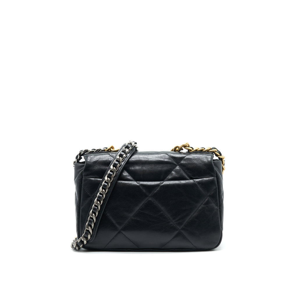 chanel-19-small-in-black-goatskin-leather-1