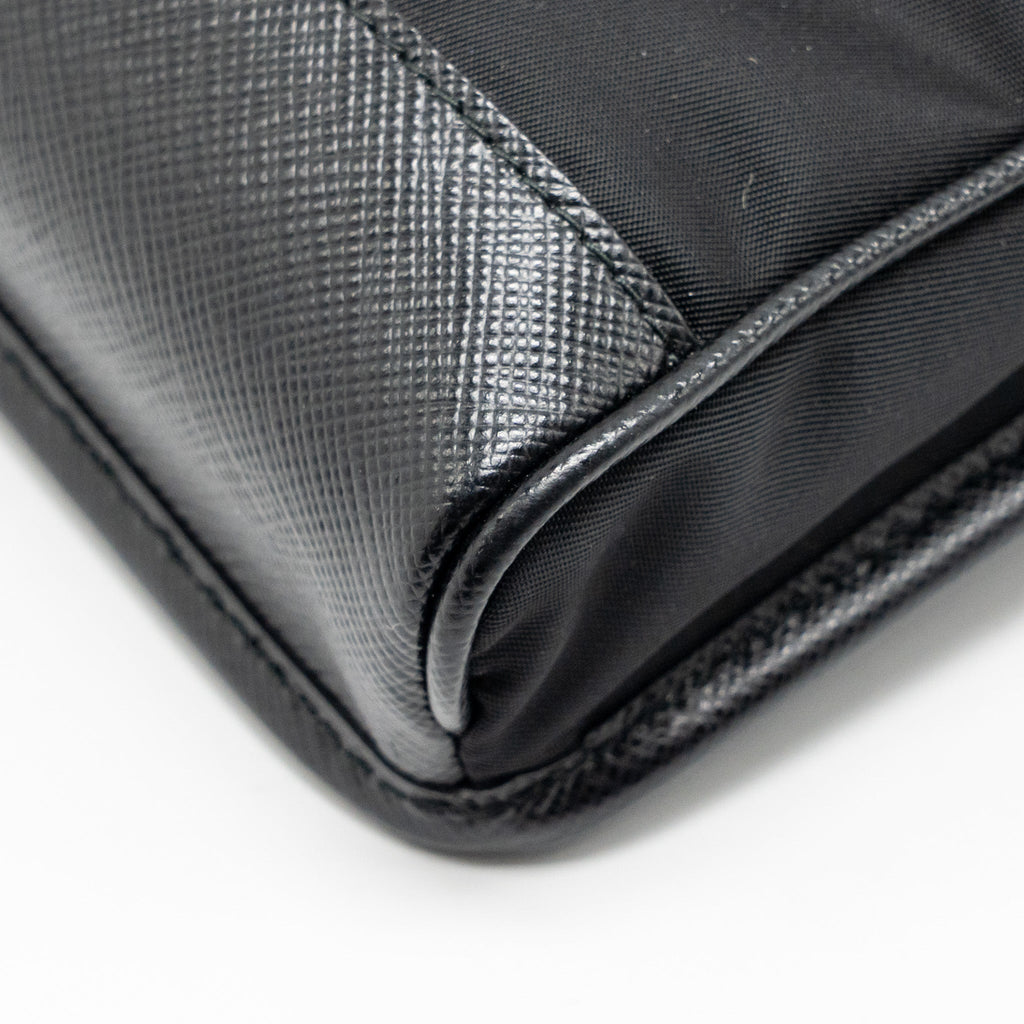 prada-trimmed-saffiano-phone-case-re-nylon-black-shw