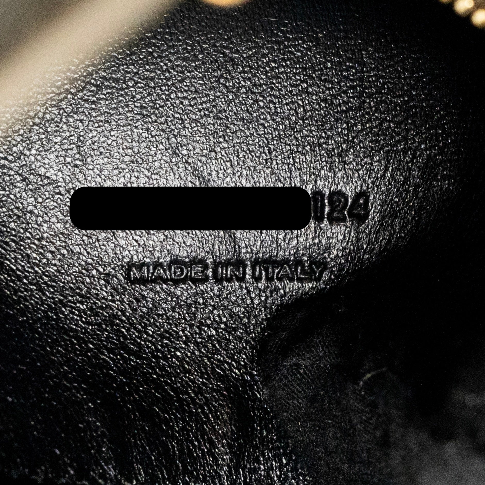 saint-laurent-small-le-5-a-7-supple-bag-calfskin-light-musk-ghw