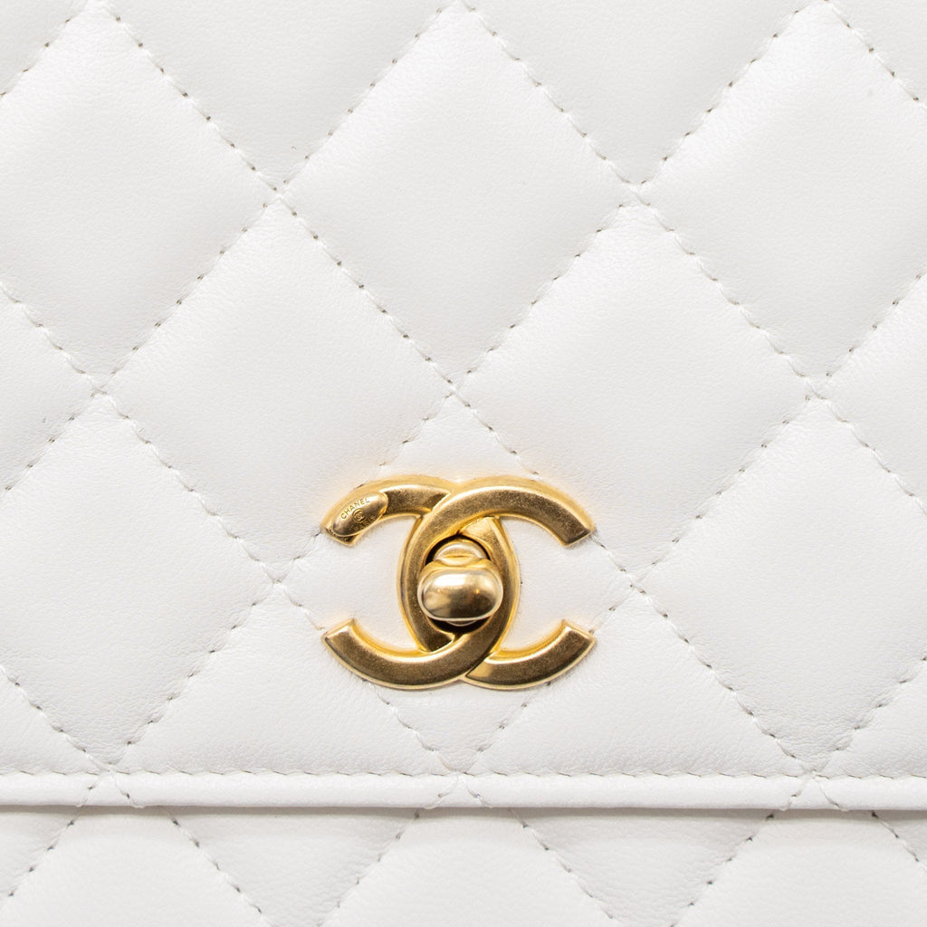 chanel-pearl-crush-wallet-on-chain-lambskin-white-ghw-microchip-2