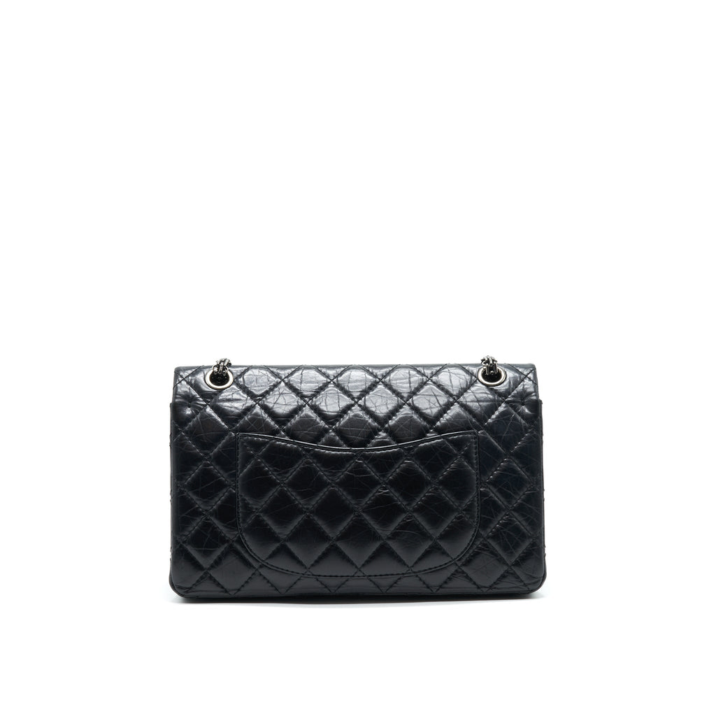 chanel-reissue-226-in-black-ruthenium-silver-hardware-1