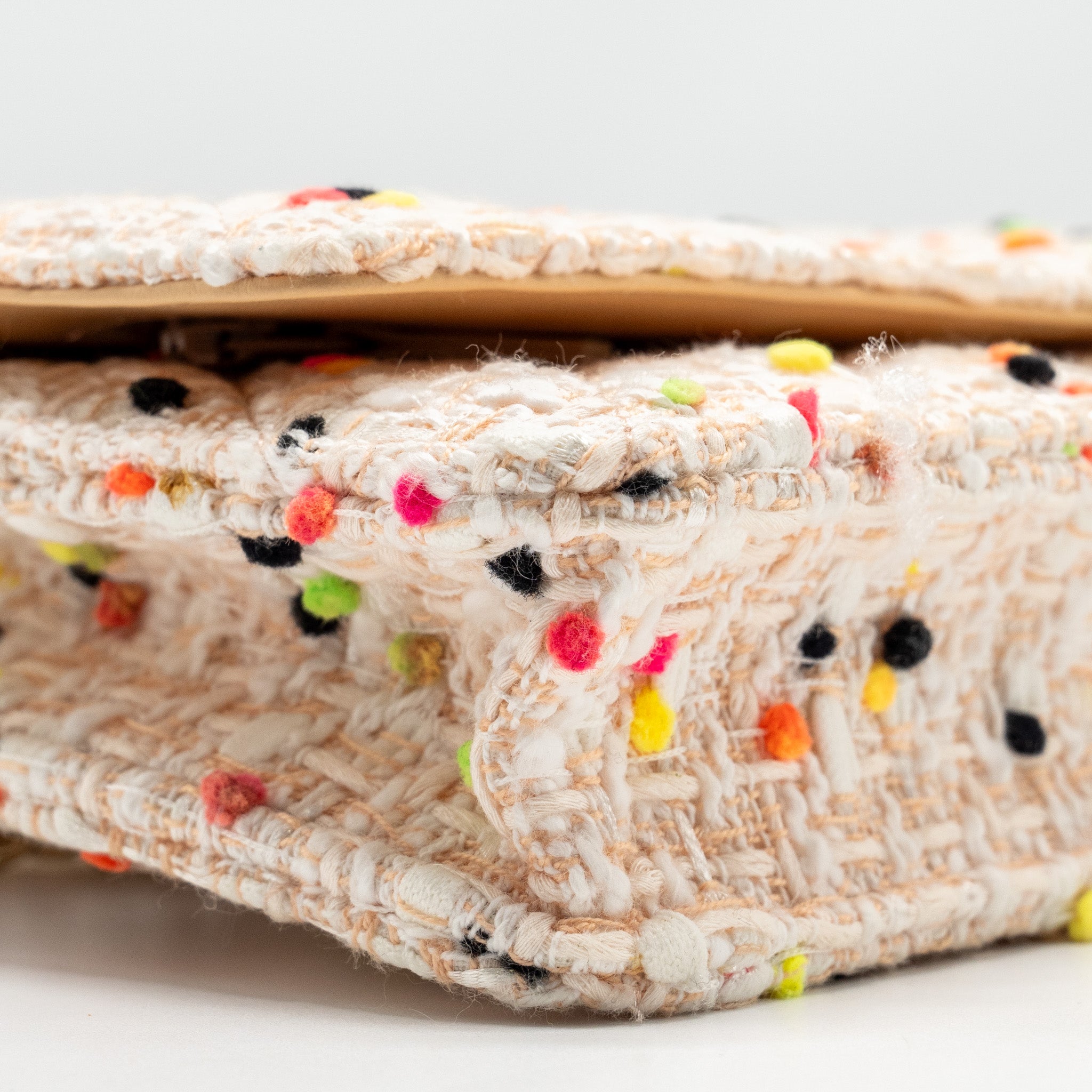 chanel-19s-wallet-on-chain-o-mini-bag-tweed-multicolour-lghw