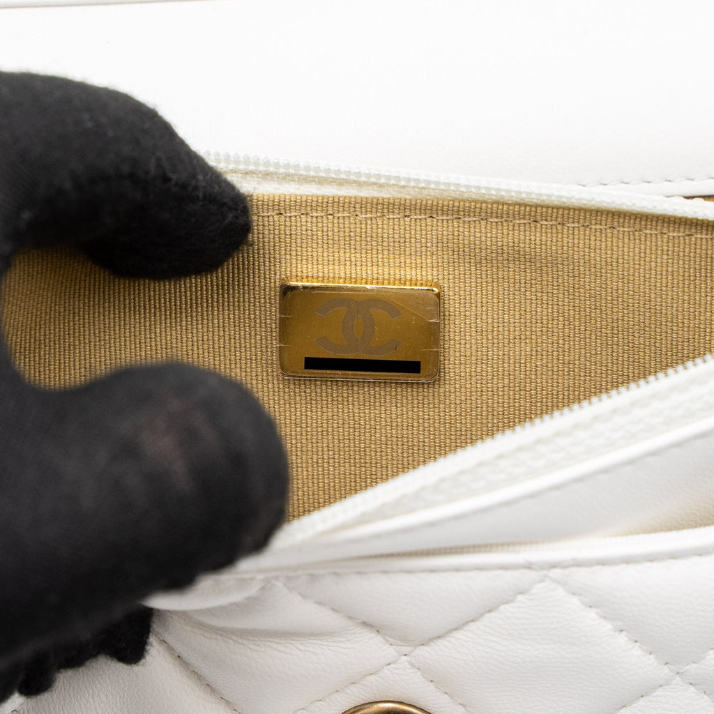 chanel-pearl-crush-wallet-on-chain-lambskin-white-ghw-microchip-2