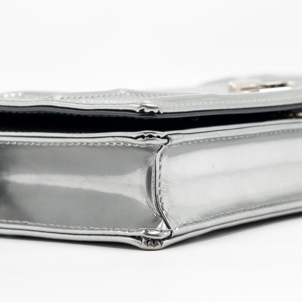 dior-diorama-wallet-on-chain-calfskin-silver-shw