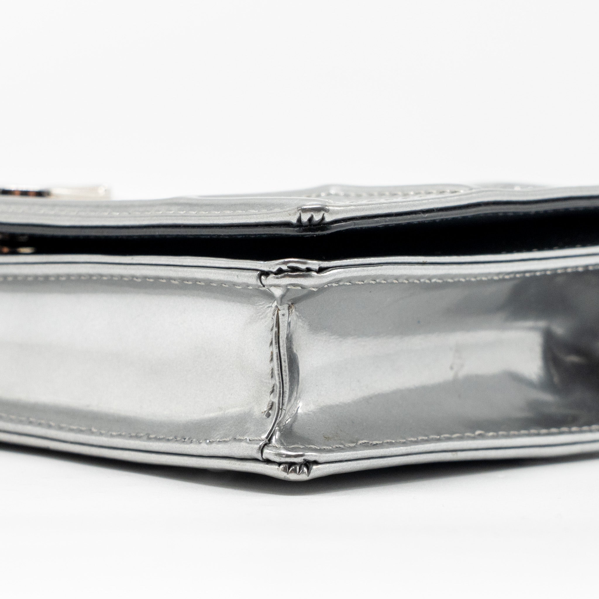 dior-diorama-wallet-on-chain-calfskin-silver-shw
