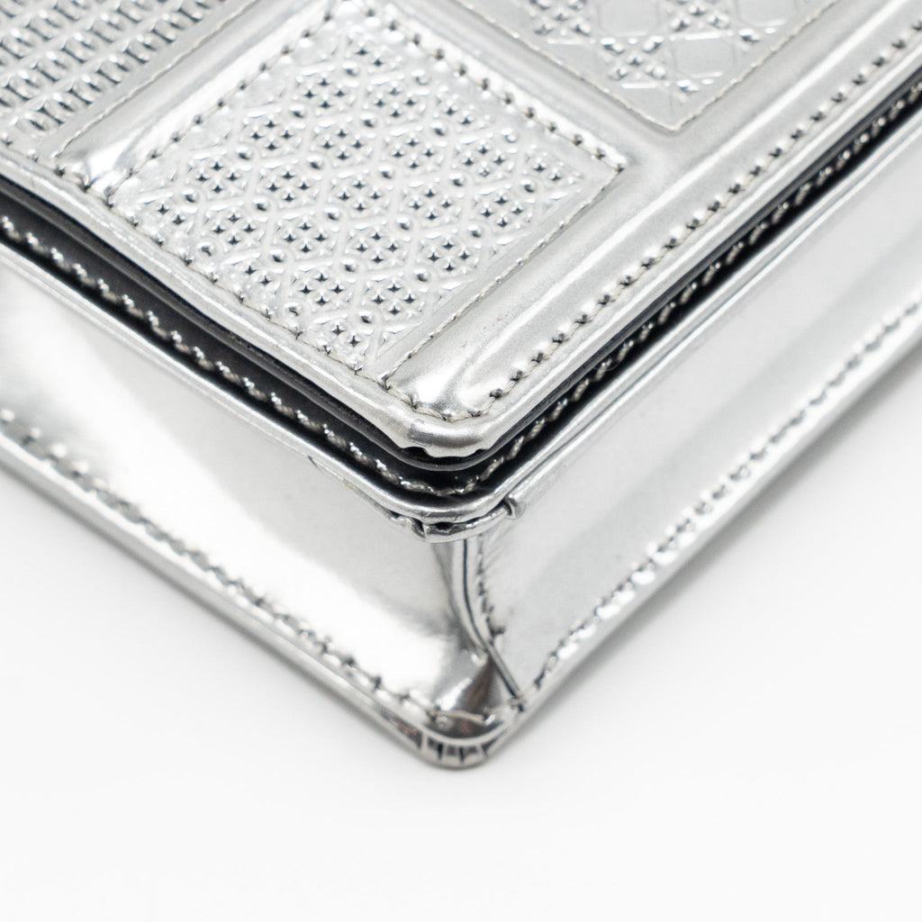 dior-diorama-wallet-on-chain-calfskin-silver-shw