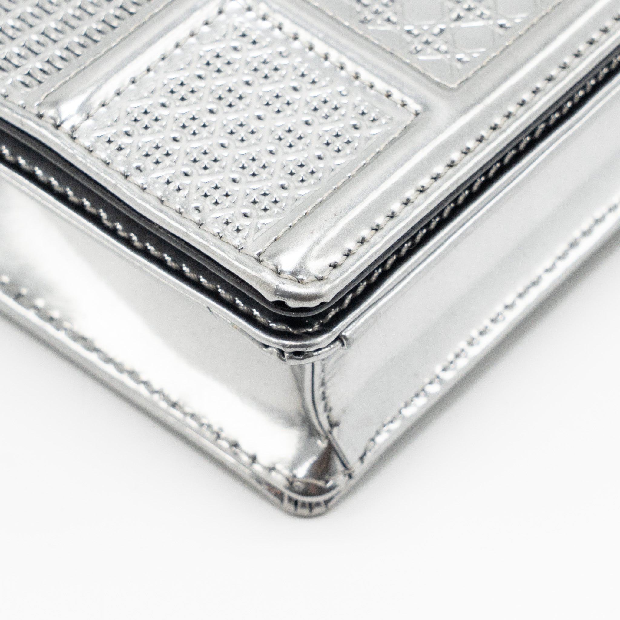 dior-diorama-wallet-on-chain-calfskin-silver-shw