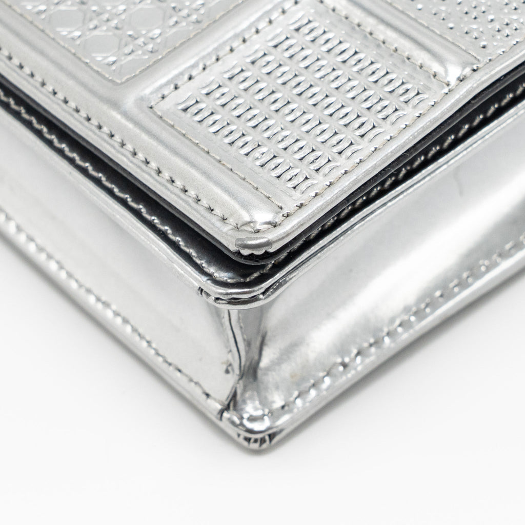 dior-diorama-wallet-on-chain-calfskin-silver-shw