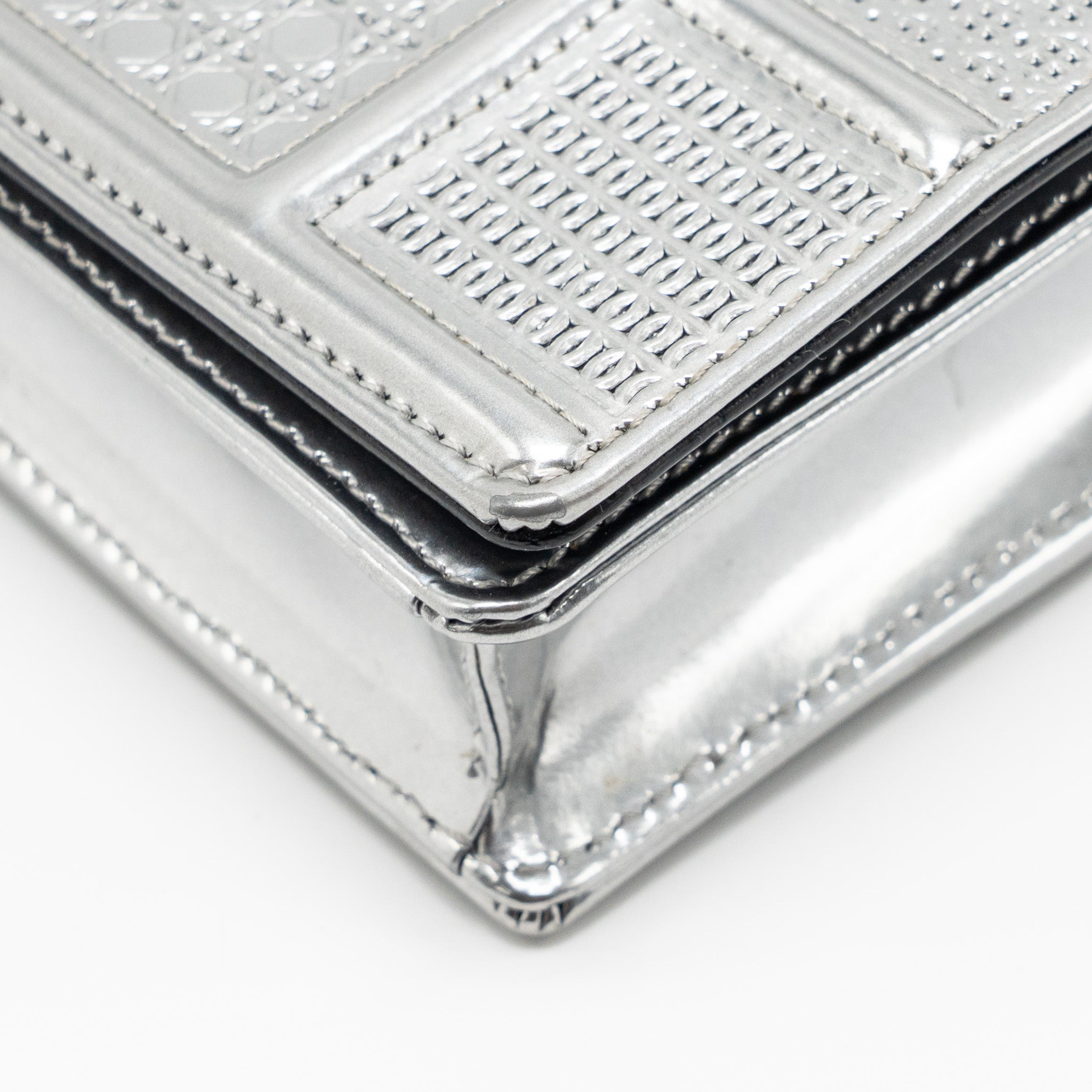 dior-diorama-wallet-on-chain-calfskin-silver-shw