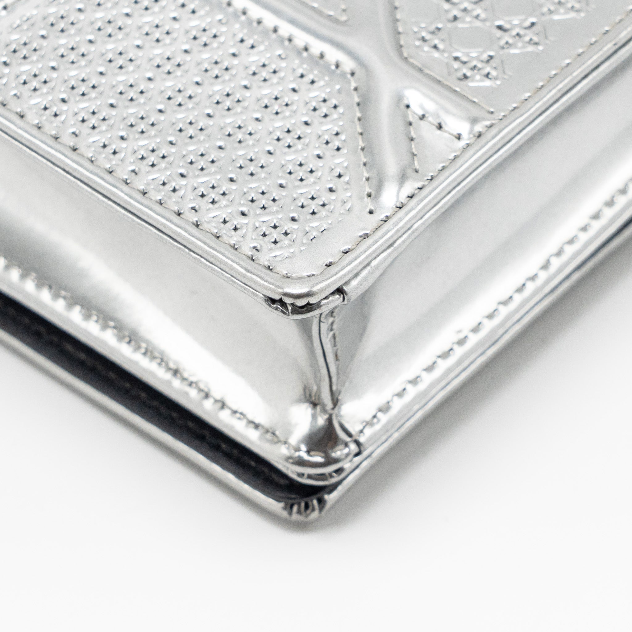 dior-diorama-wallet-on-chain-calfskin-silver-shw