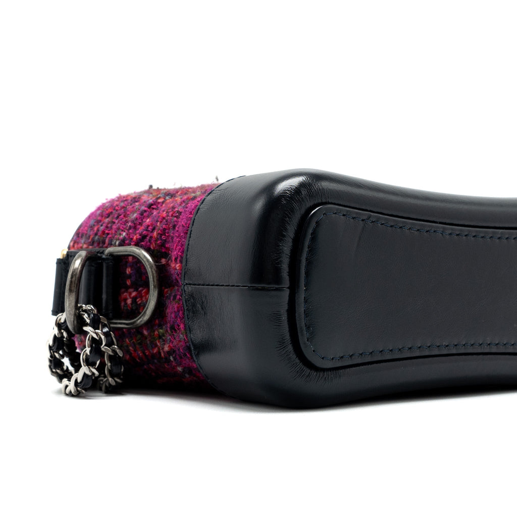 chanel-small-gabrielle-hobo-bag-tweed-calfskin-multicolour-multicolour-hardware