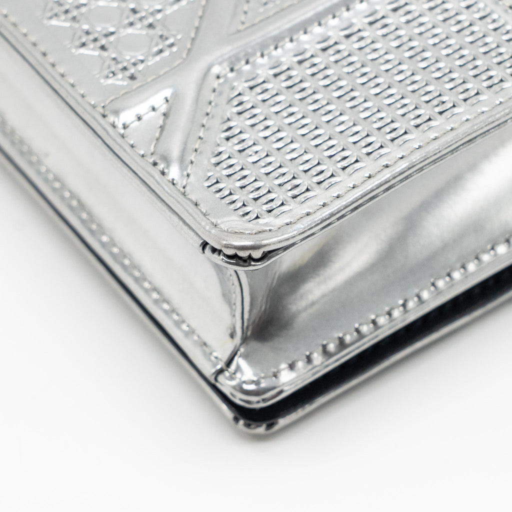 dior-diorama-wallet-on-chain-calfskin-silver-shw