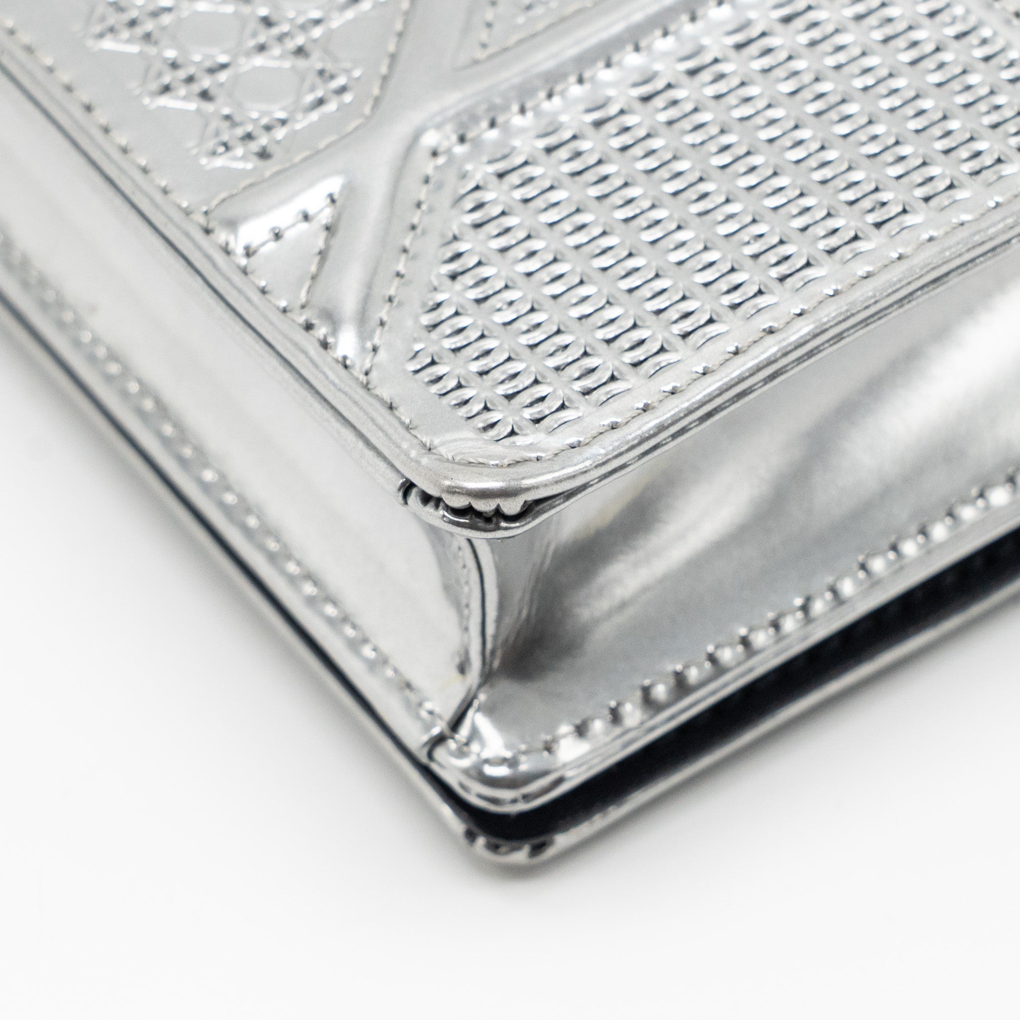 dior-diorama-wallet-on-chain-calfskin-silver-shw