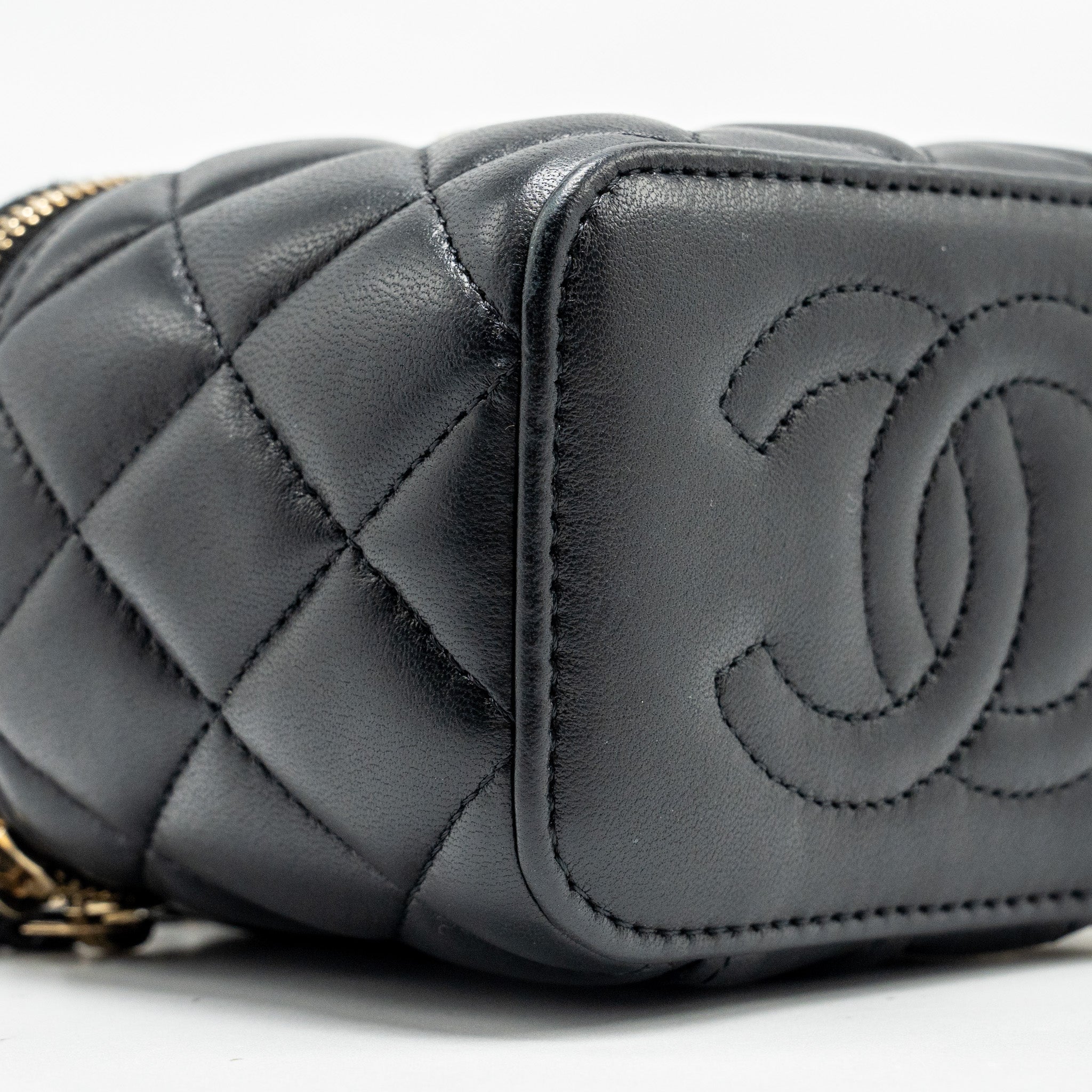 chanel-top-handle-mini-vanity-case-with-chain-lambskin-black-ghw-microchip